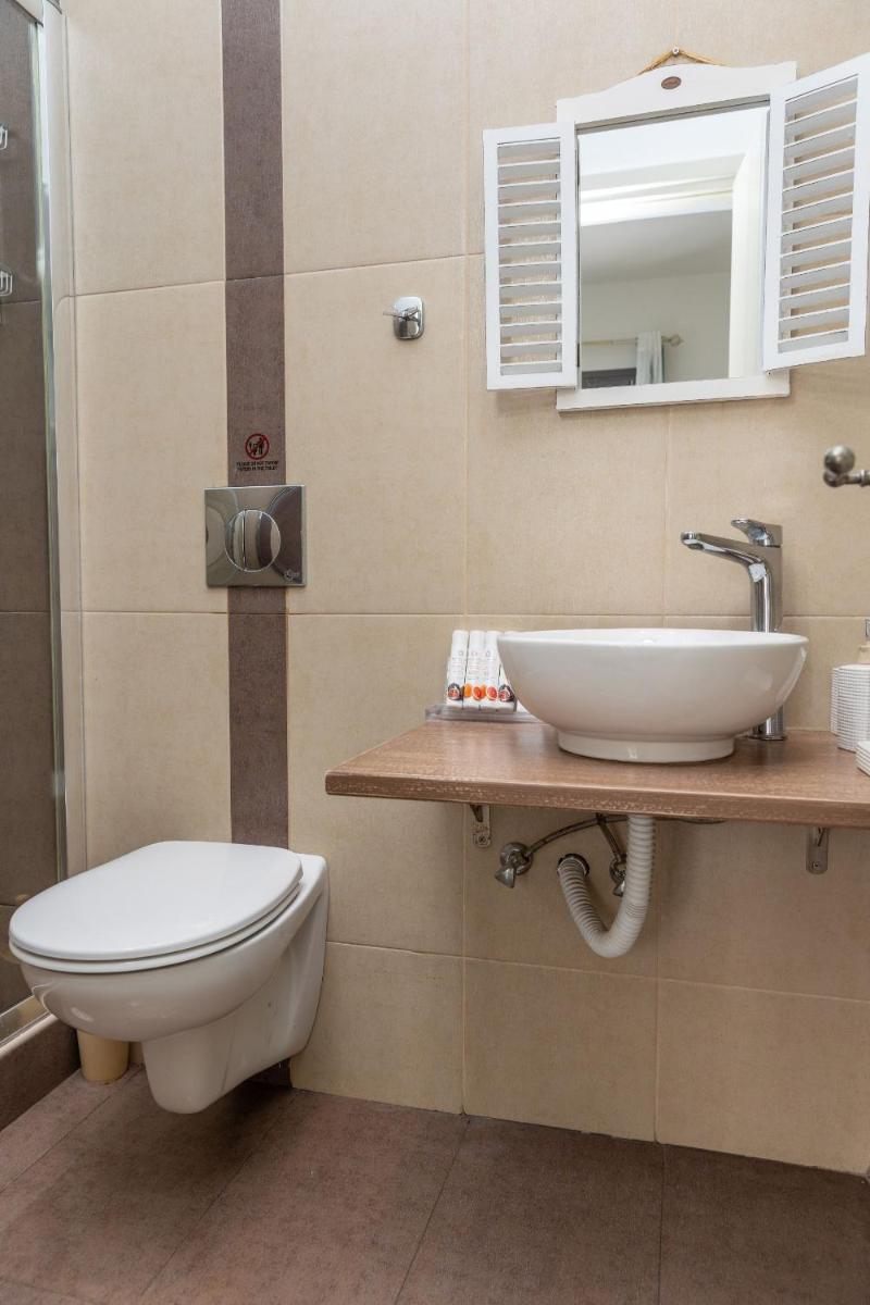 Naxos Petite Studios