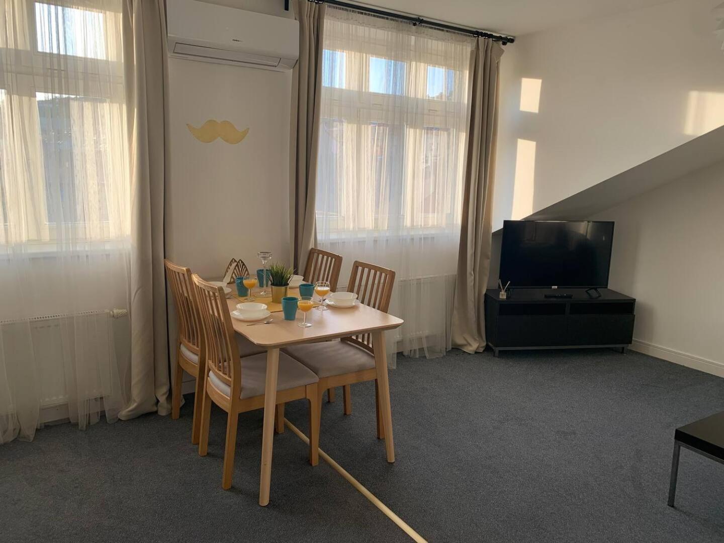 Little Tom Apartments