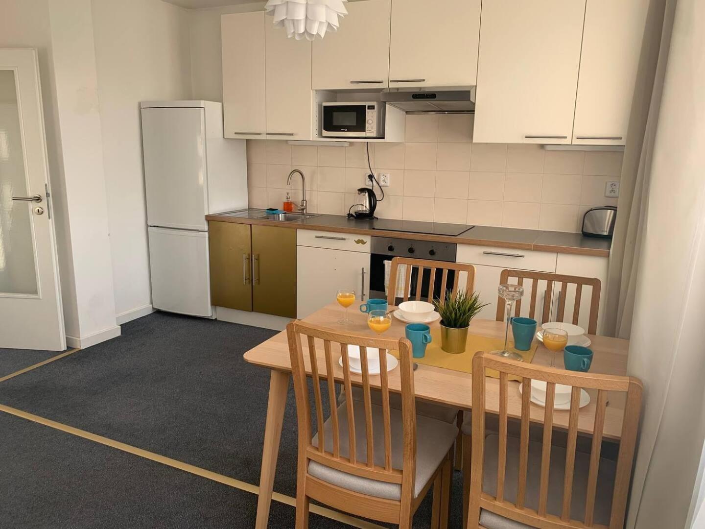 Little Tom Apartments