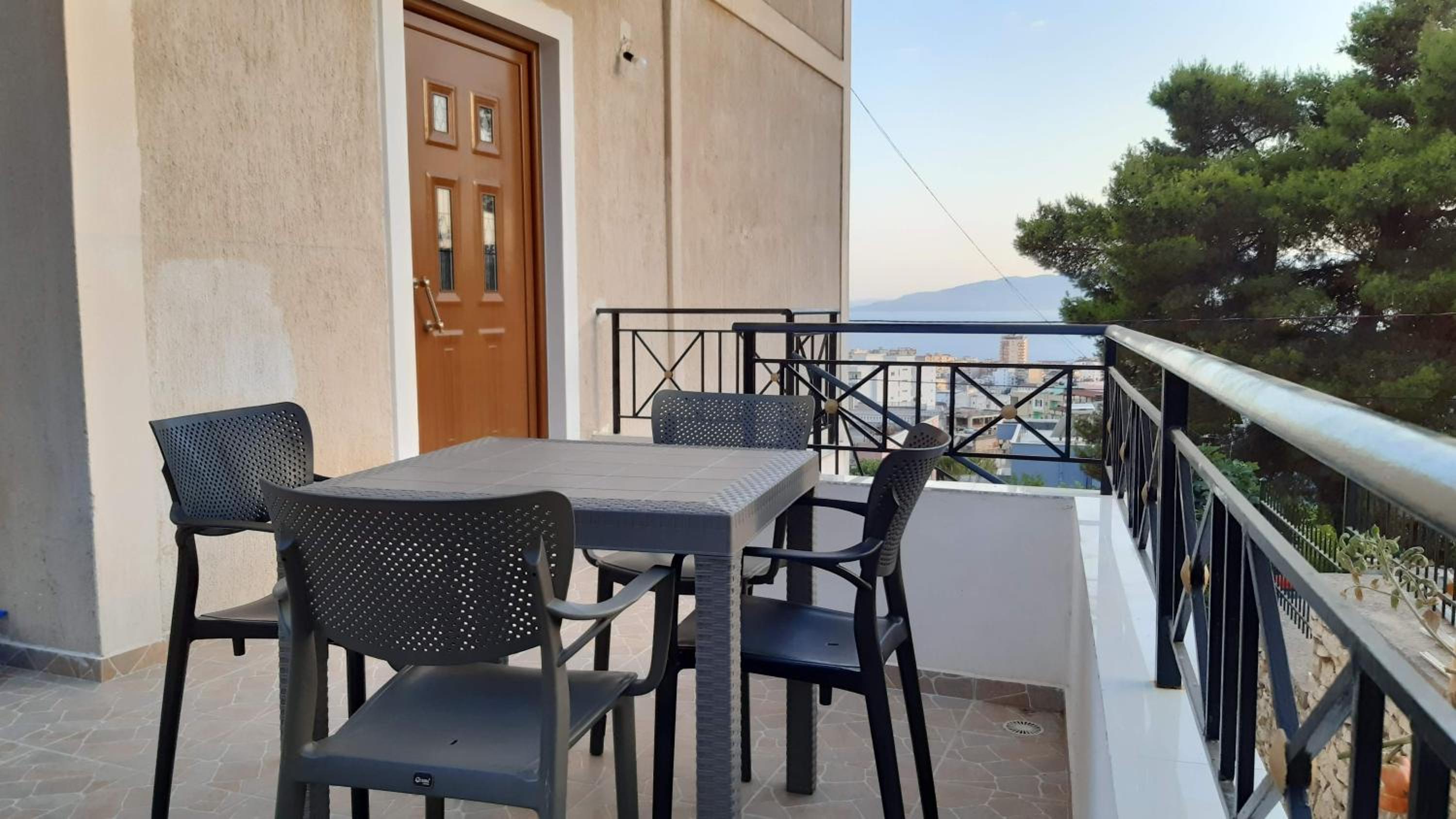 Lovely 1-bedroom rental unit with free parking on premises