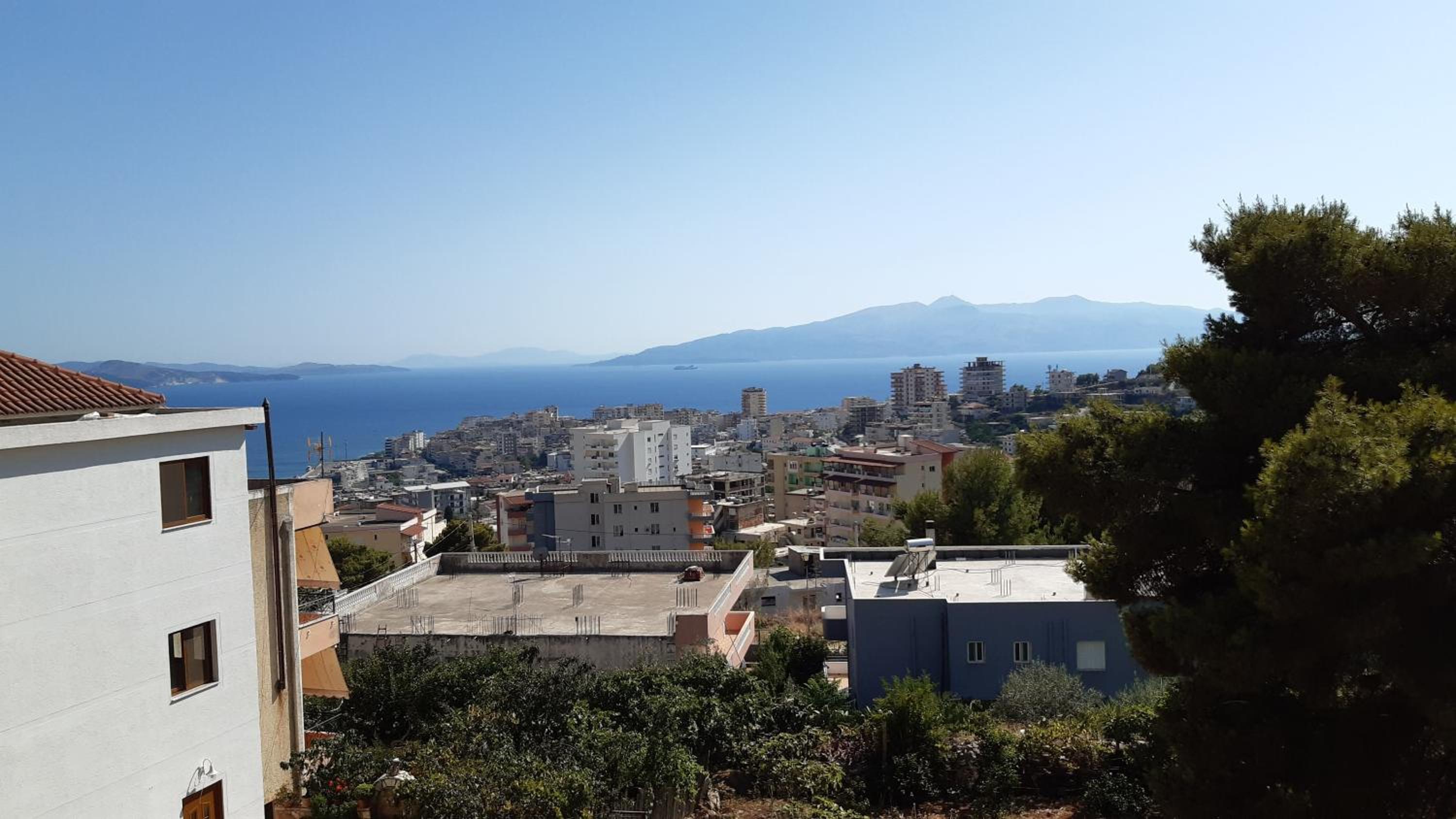 Lovely 1-bedroom rental unit with free parking on premises