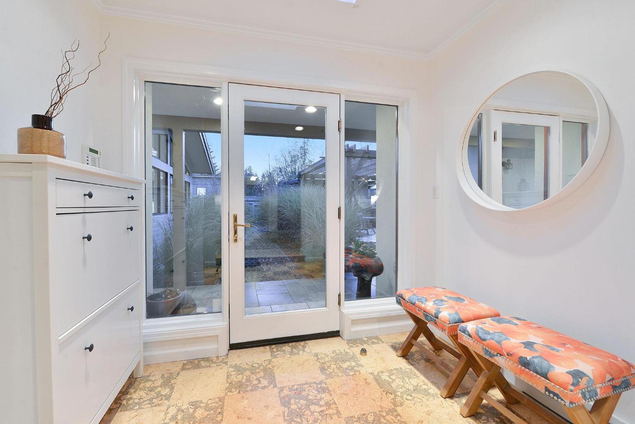 Beachside Living Cherry Point by EMR Vacation Rentals