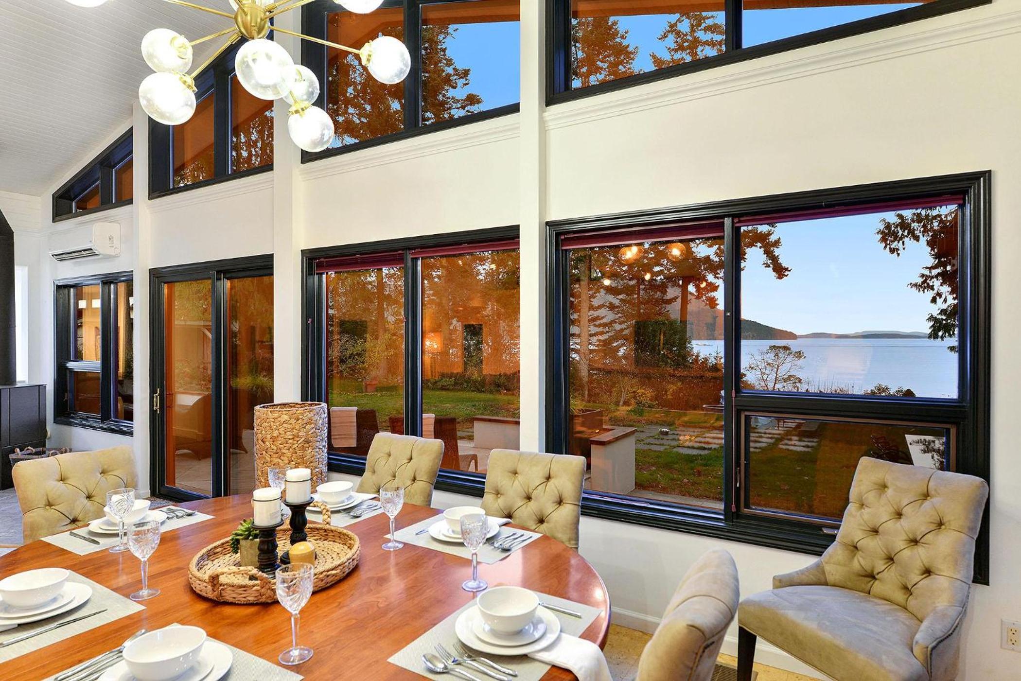Beachside Living Cherry Point by EMR Vacation Rentals