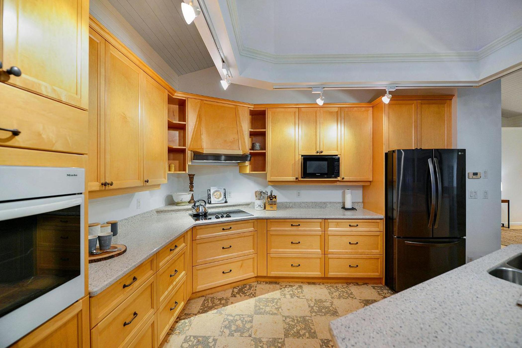 Beachside Living Cherry Point by EMR Vacation Rentals