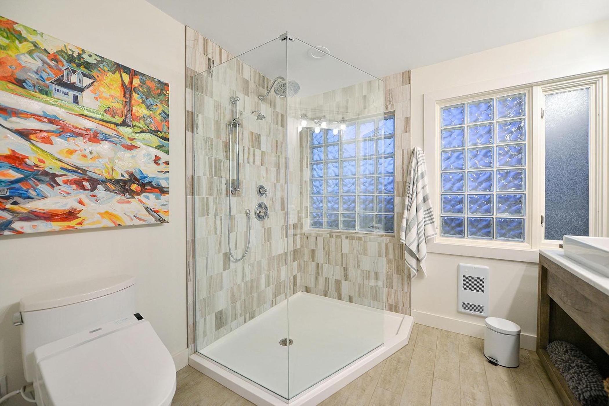 Beachside Living Cherry Point by EMR Vacation Rentals