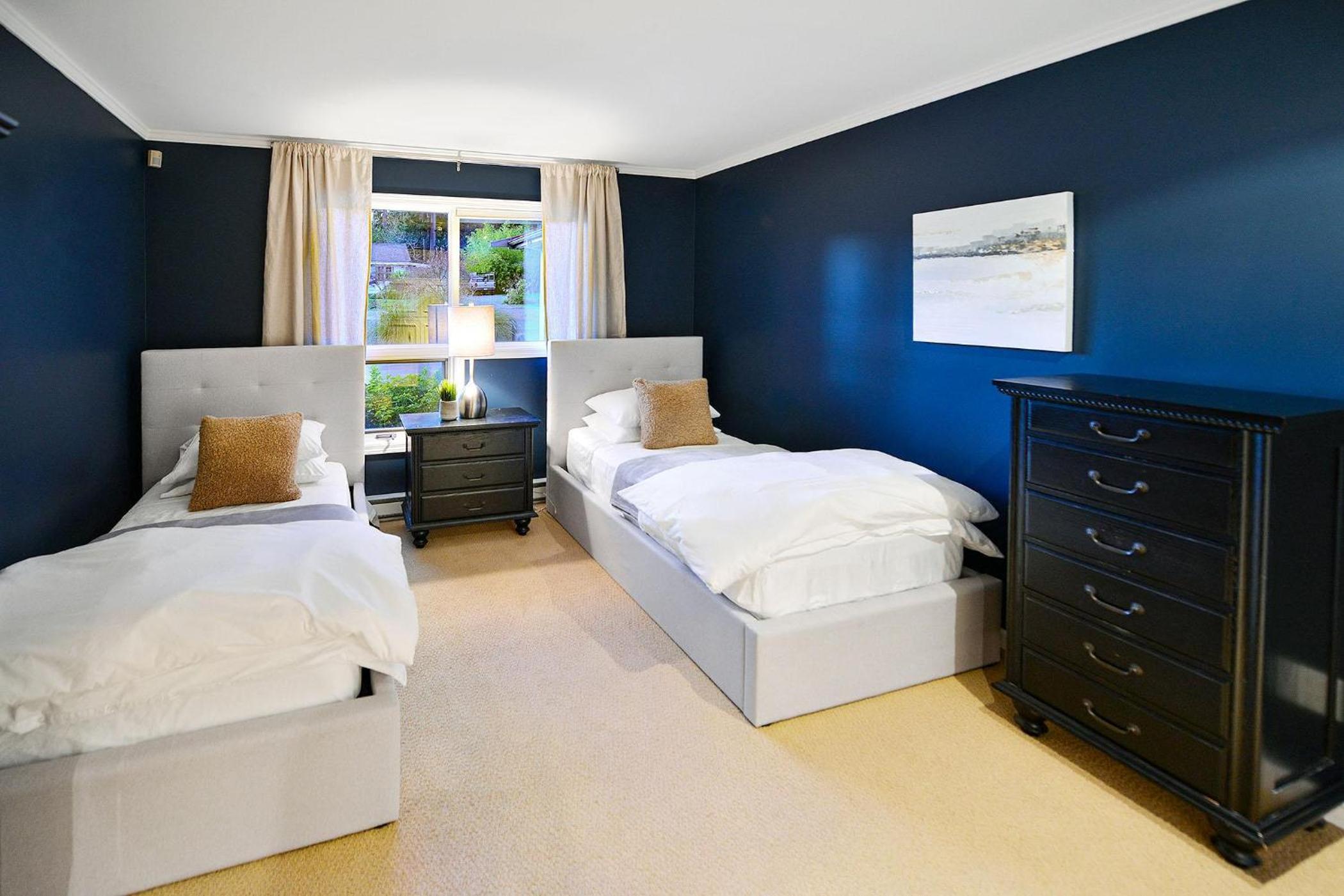 Beachside Living Cherry Point by EMR Vacation Rentals