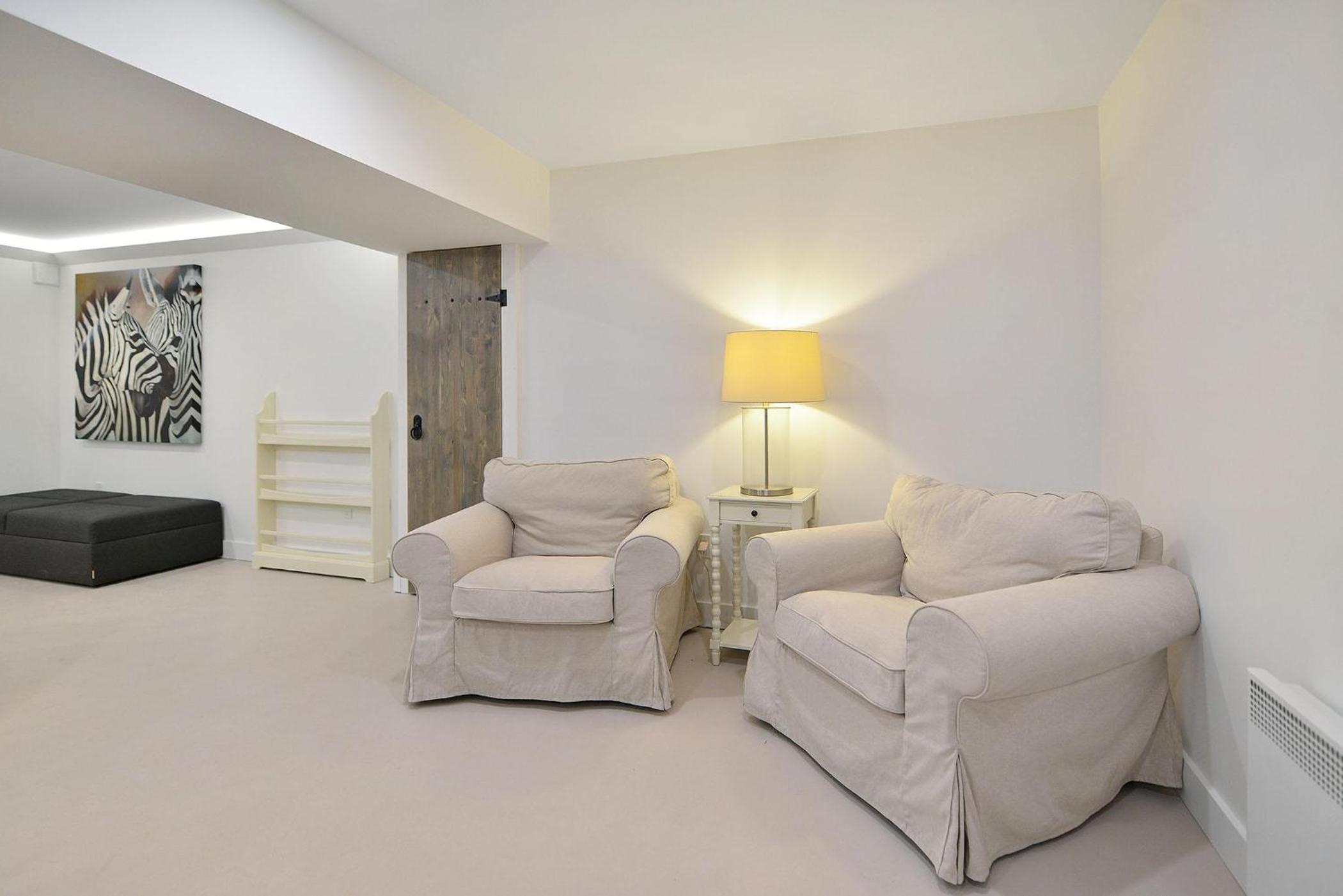 Beachside Living Cherry Point by EMR Vacation Rentals