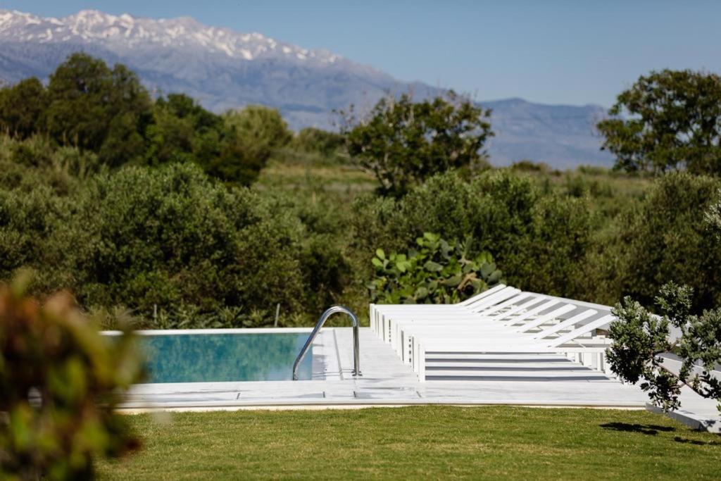 Mikro Livadi Special Lodges - Has an Eco Salt water pool - 150m from the beach