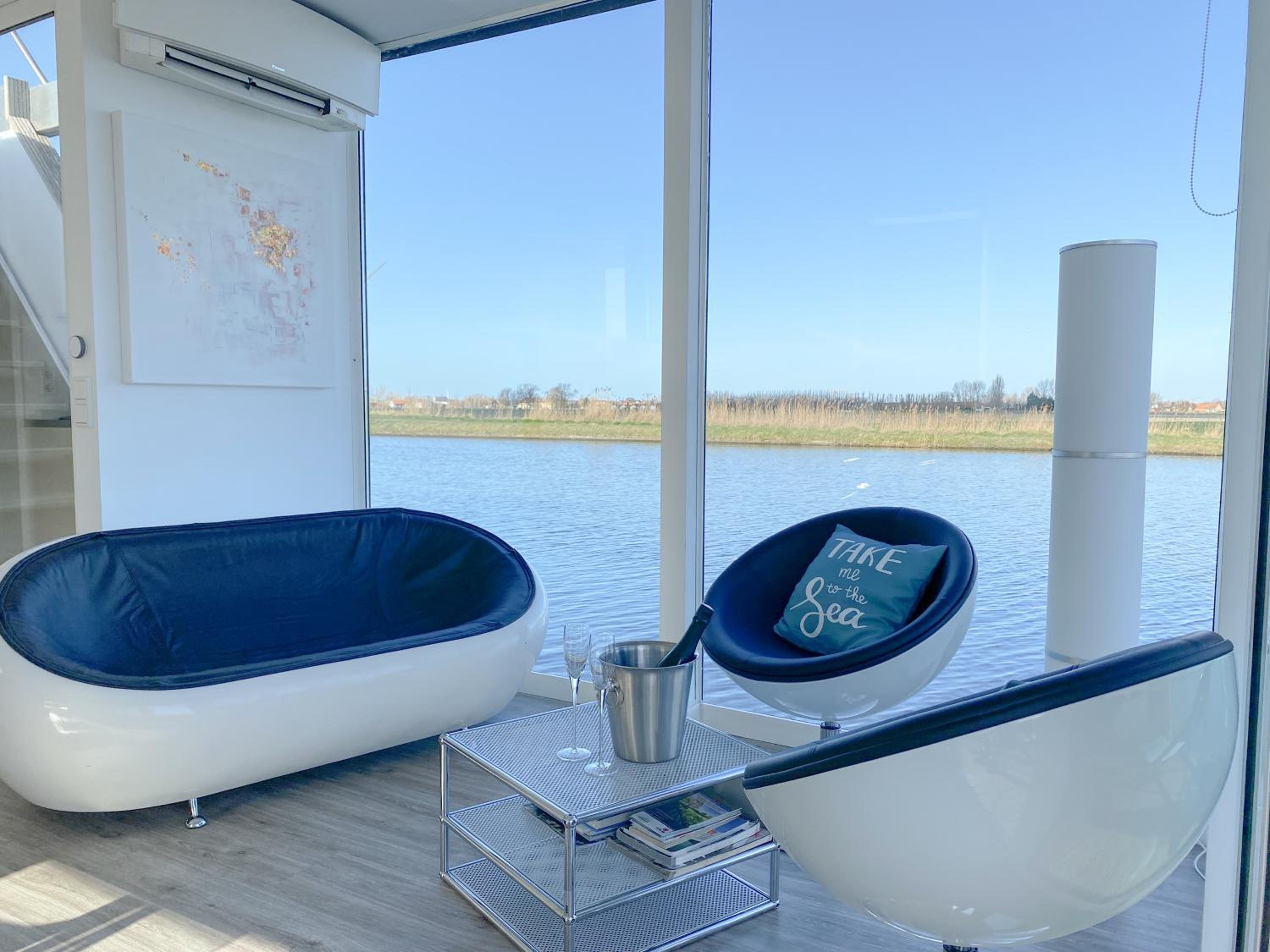 Homeboat Glamping view 2