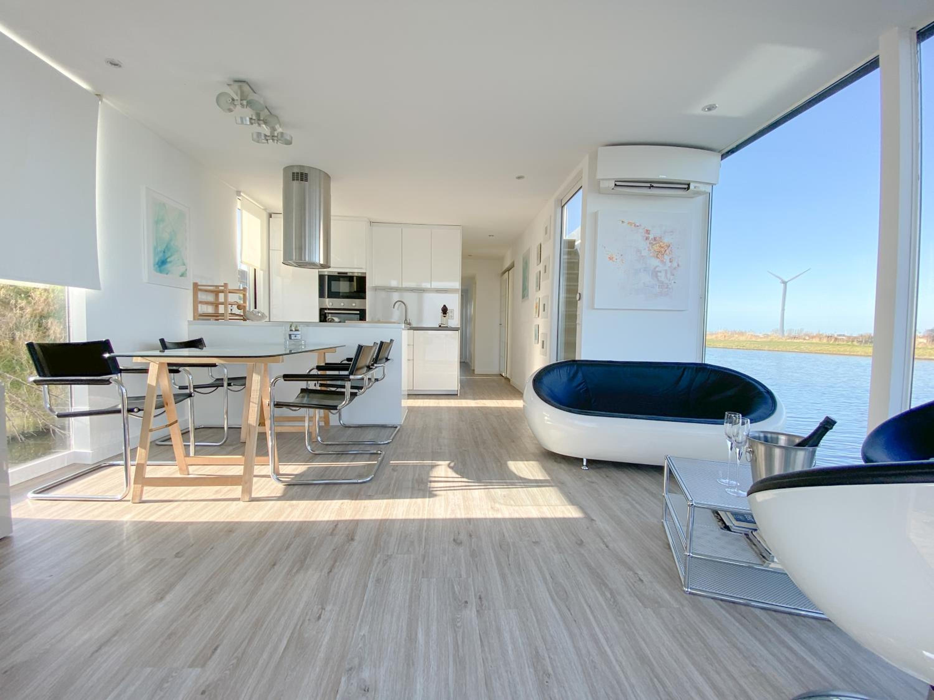 Homeboat Glamping view 4