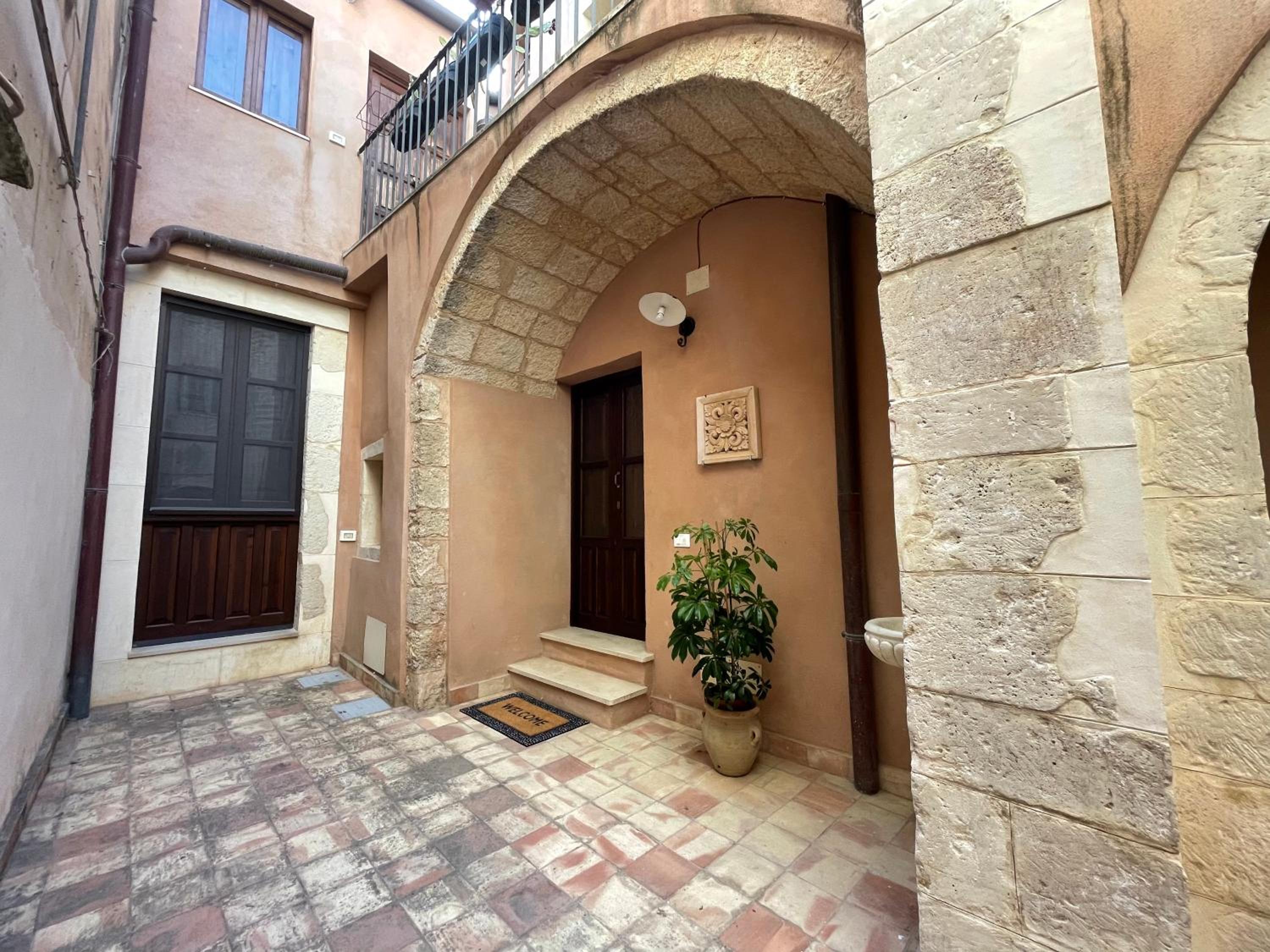 Corte Roma 148 Apt photo 1