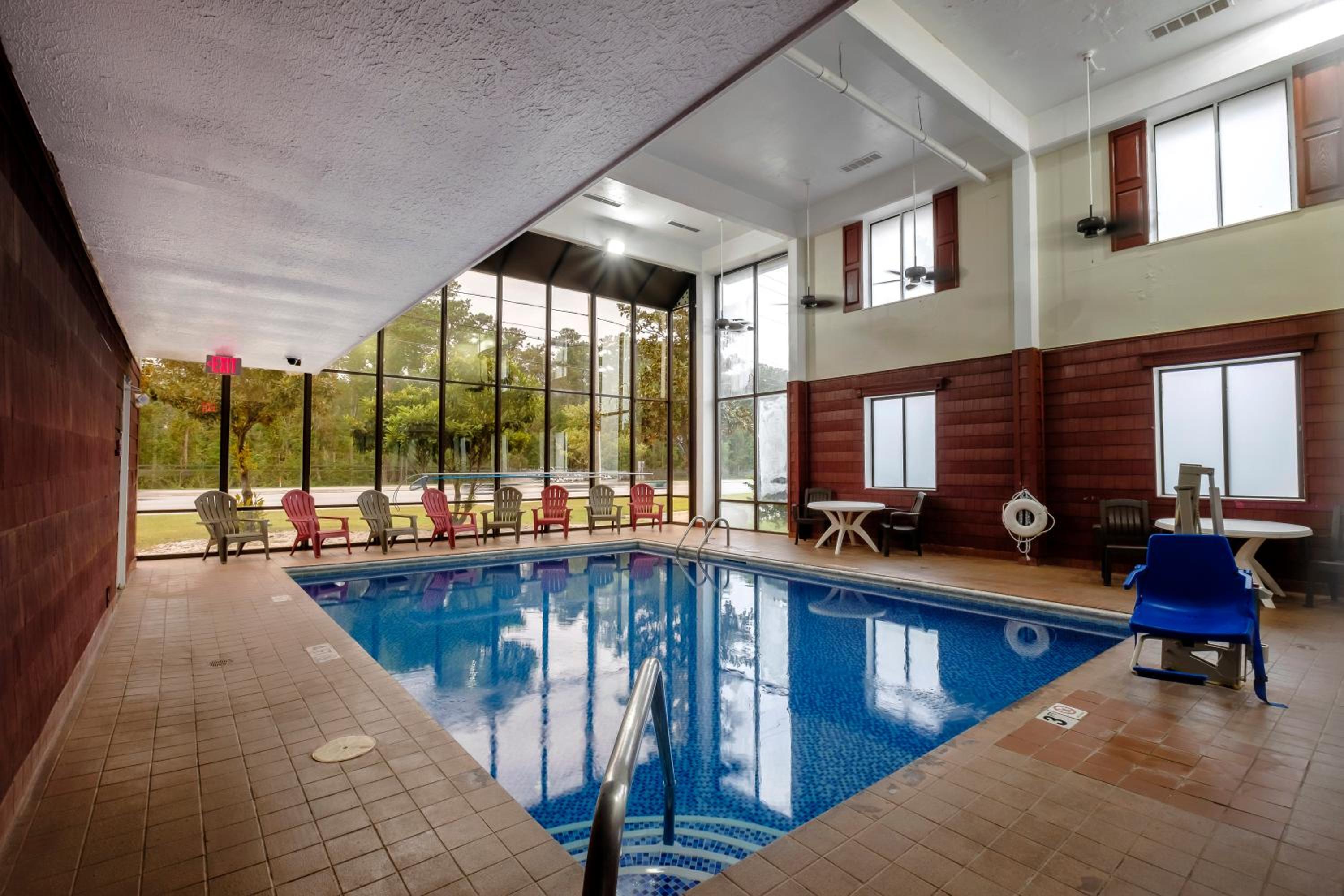 Jacksonville Vacations - Red Roof Inn  Suites Jacksonville, NC - Property Image 8