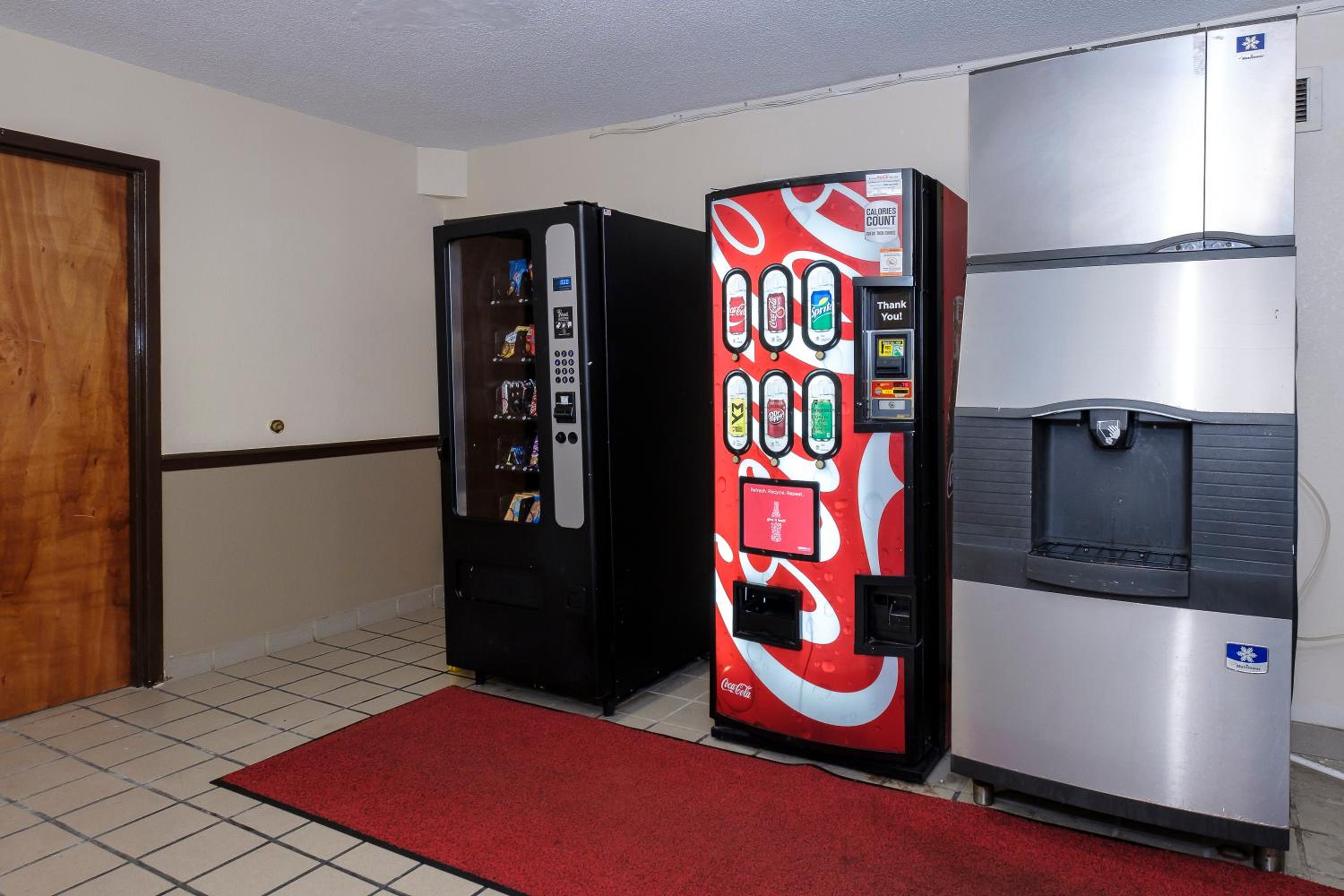 Jacksonville Vacations - Red Roof Inn  Suites Jacksonville, NC - Property Image 12