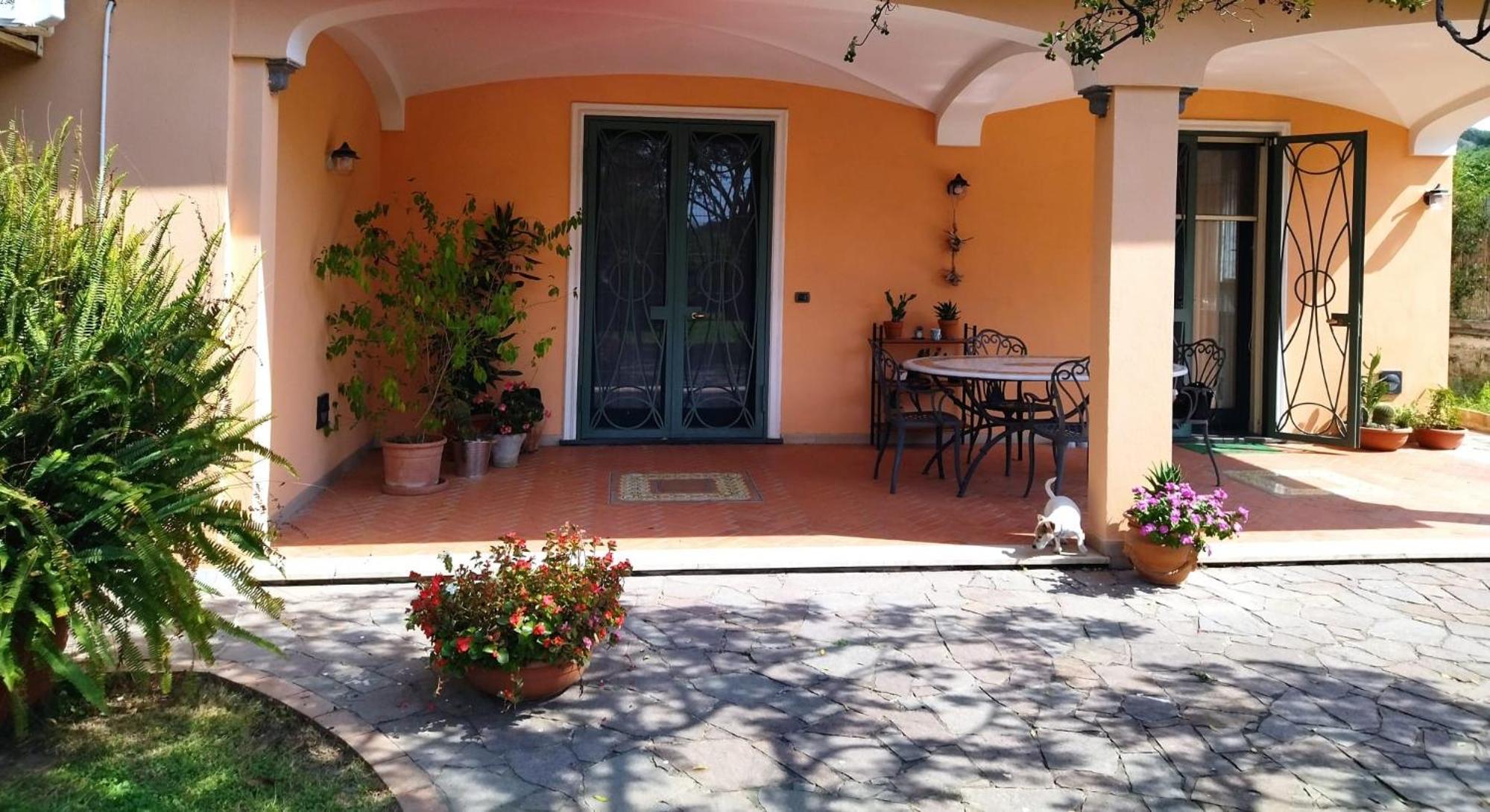 Lovely Villa in Cuma view 2