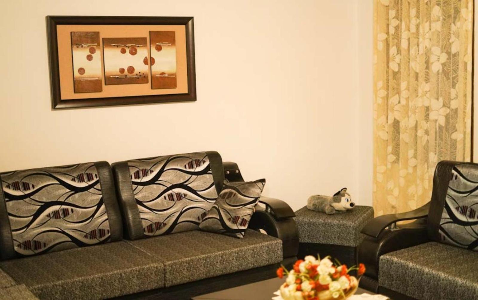 Tomor Shehu Guest House