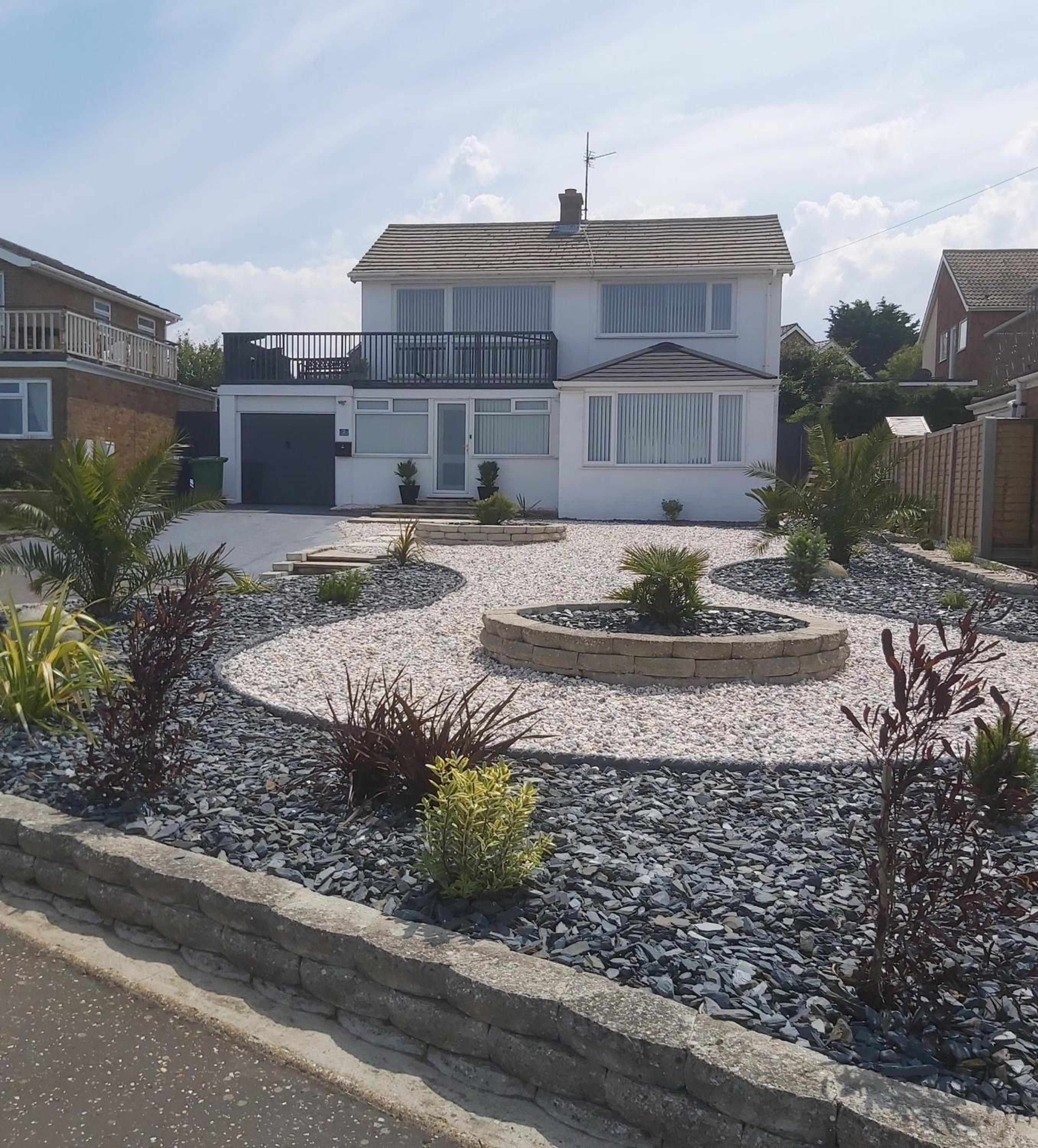 Detached House with Panoramic Sea Views view 3