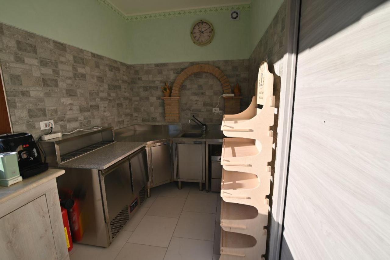 Photo 16