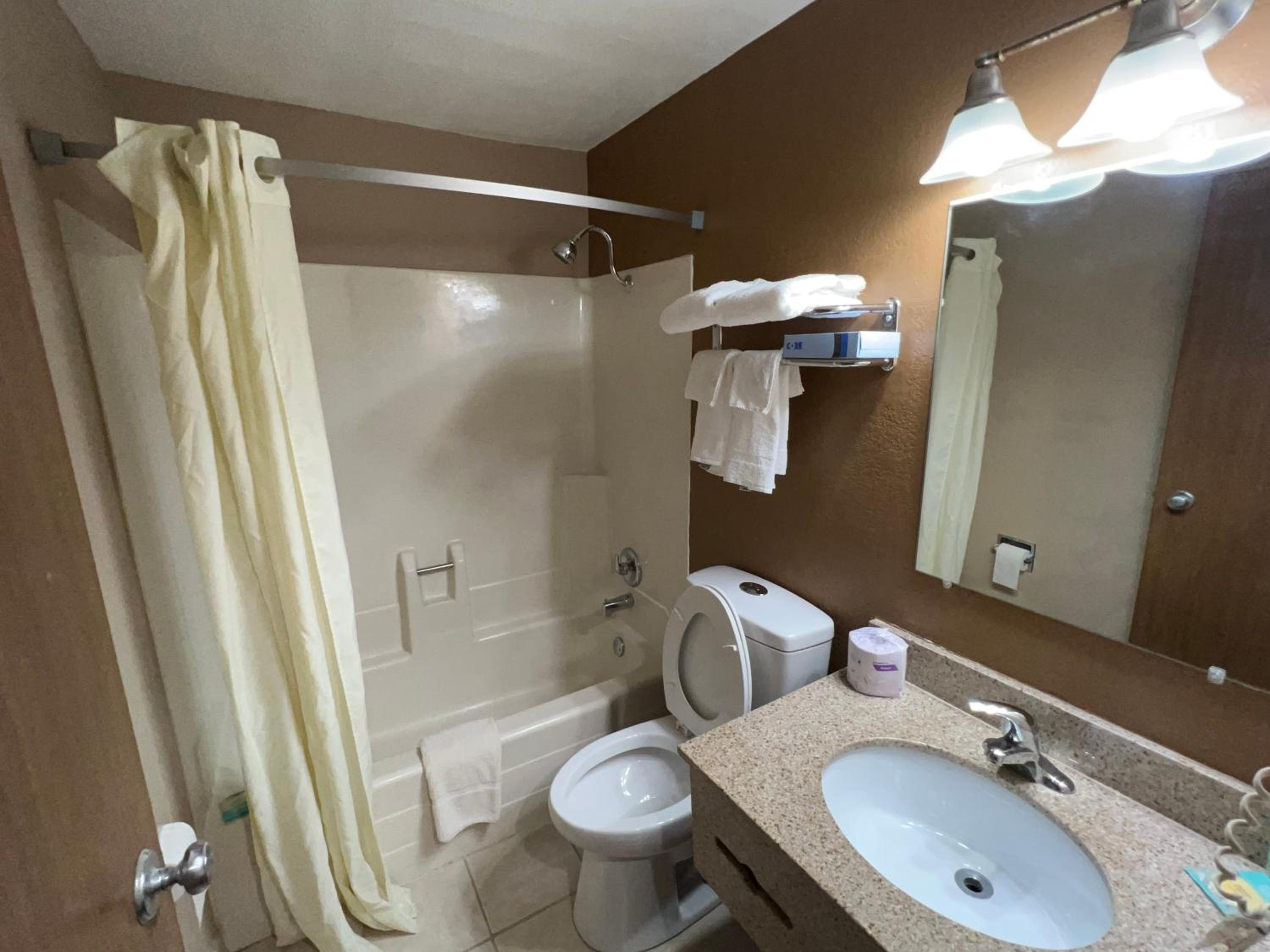 Dickinson Vacations - Dickinson Inn - Property Image 5