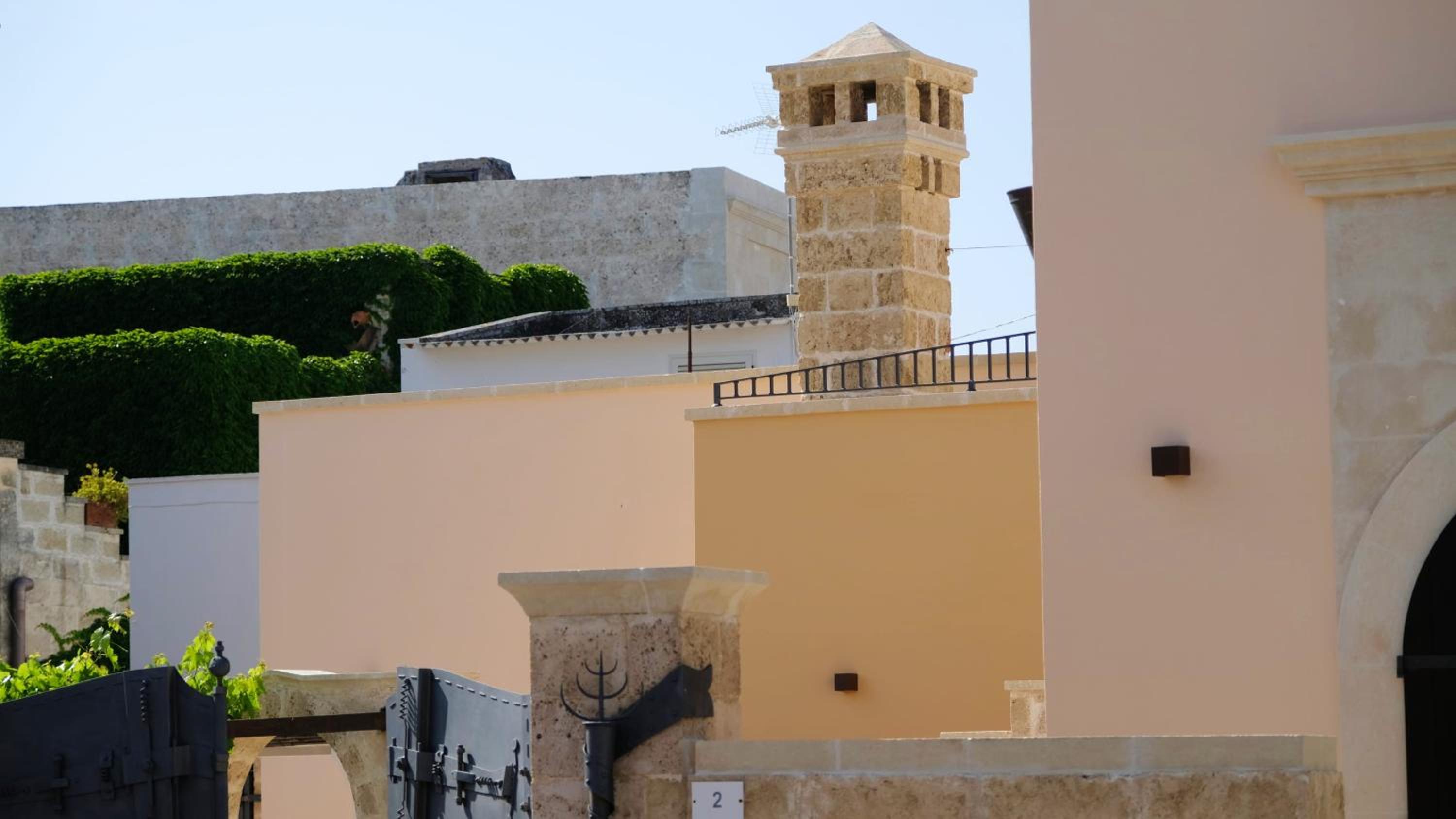 Comfortable House with Fenced Garden - Surano - Fireplace