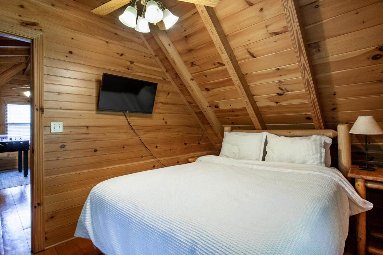 The Alpenhaus Hot Tub Game Room and Fireplace