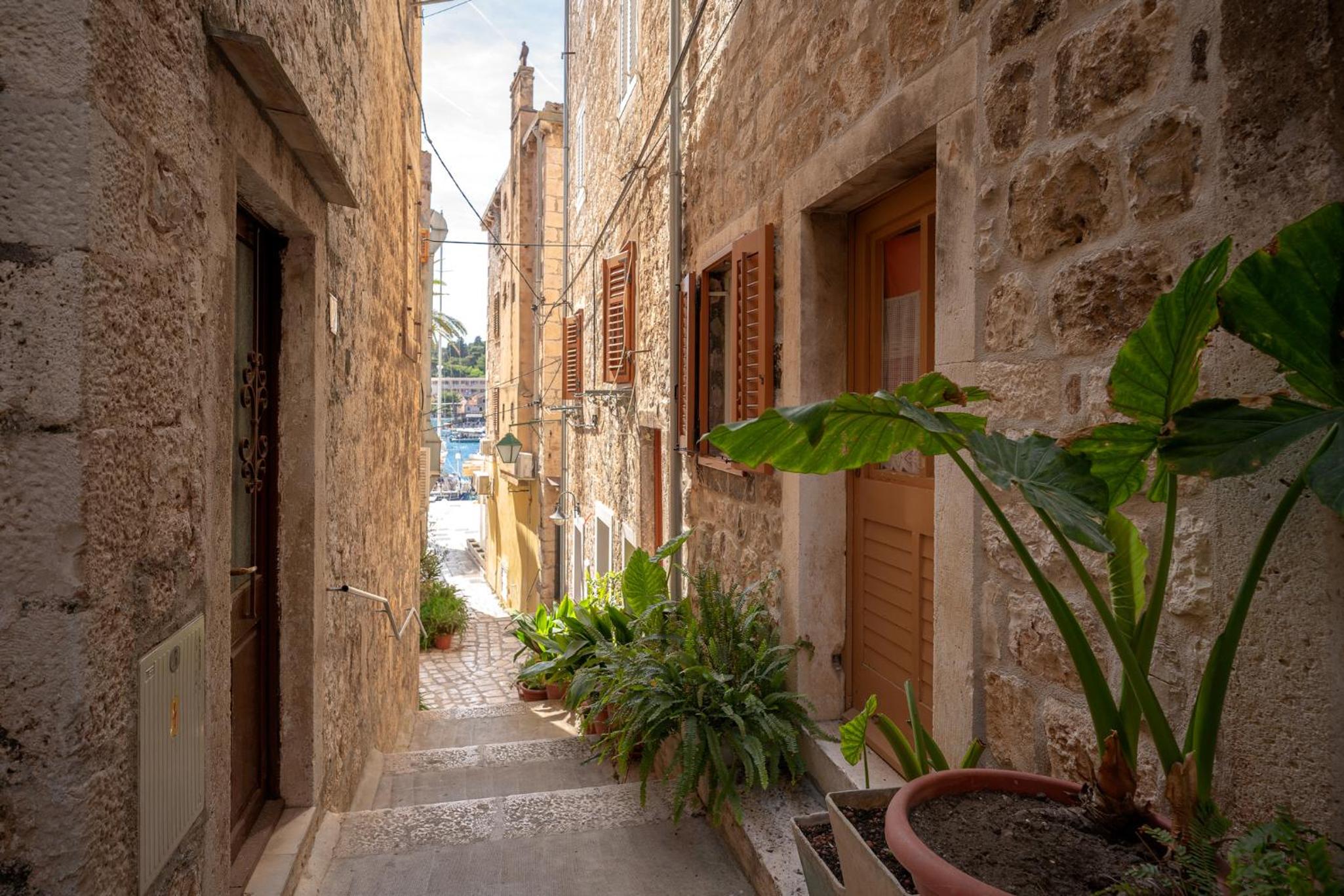 Mandina - Harbourside Guesthouse view 3