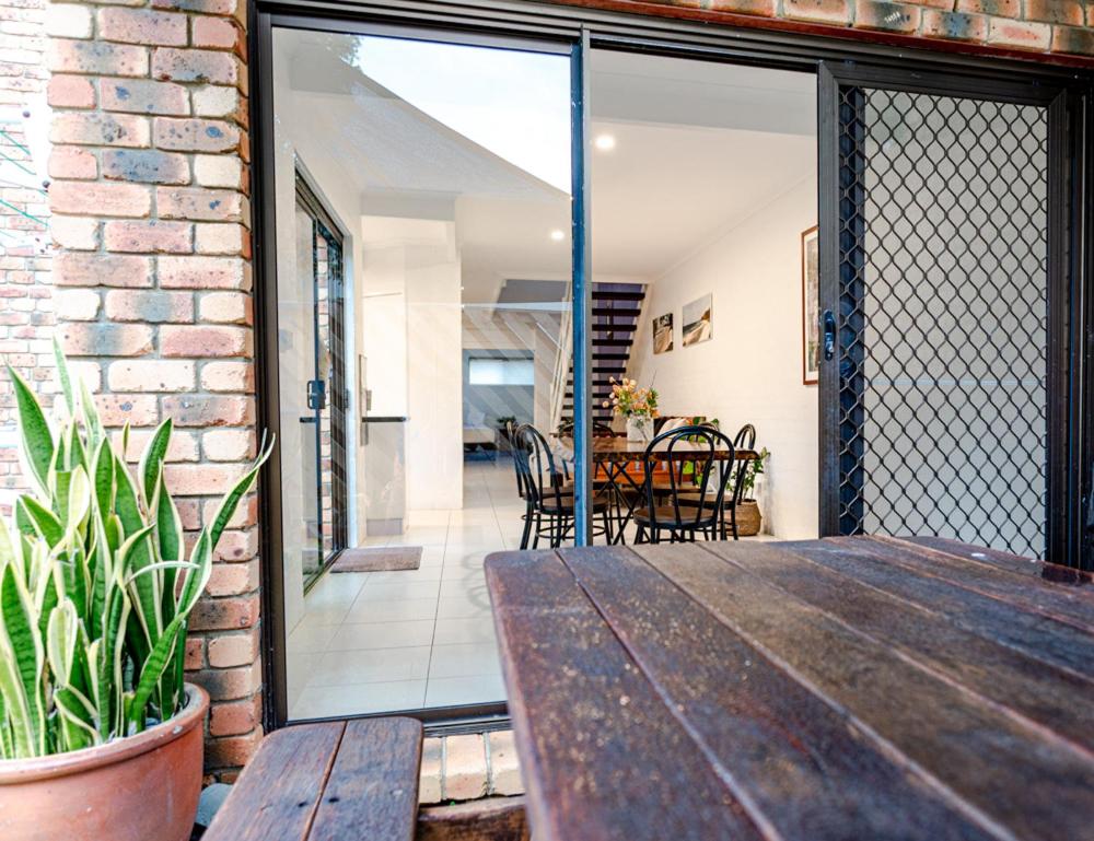 Mango Tree 4 - 63 Shirley Street