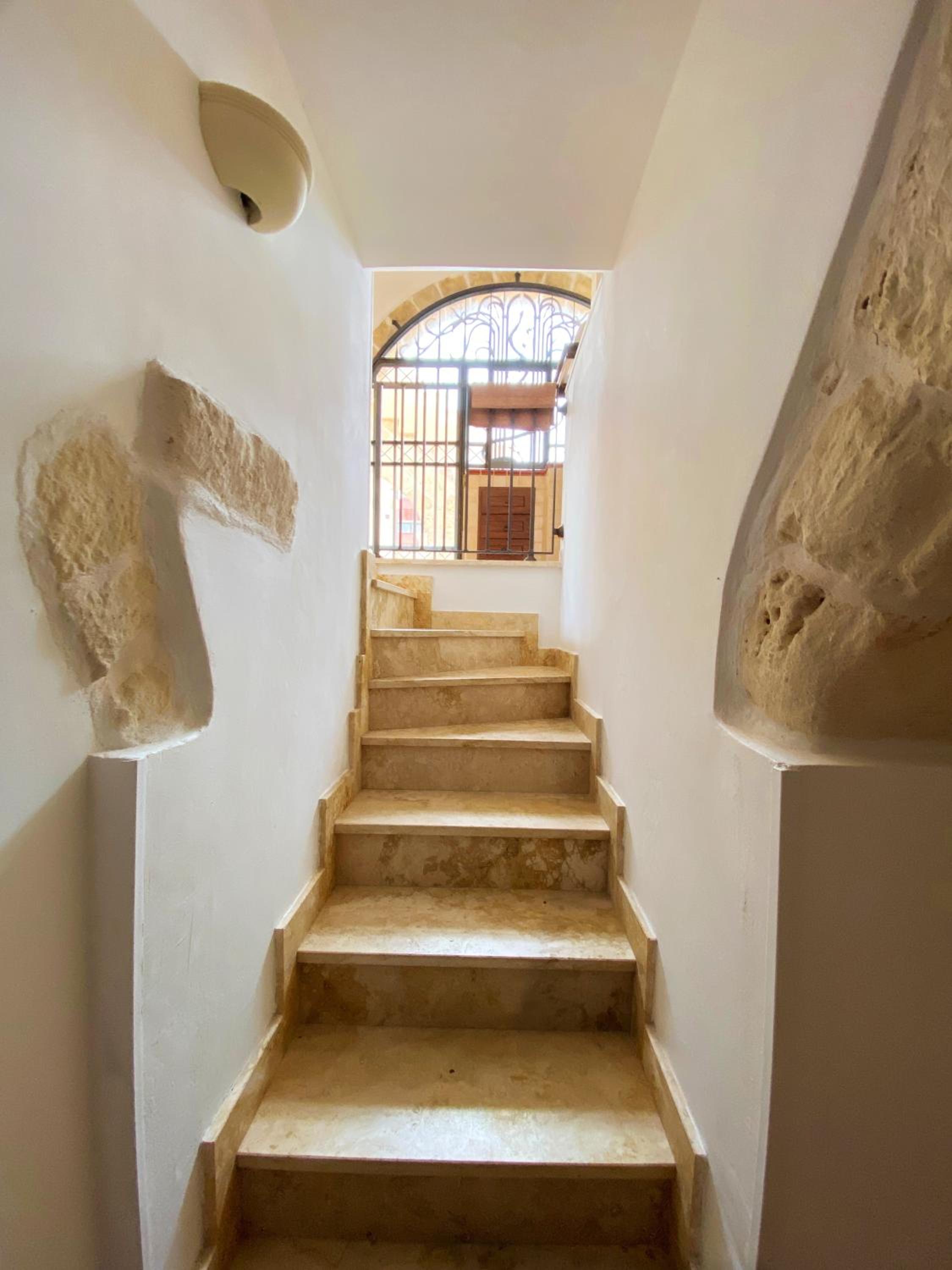 Comfortable House with Fenced Garden - Surano - Fireplace