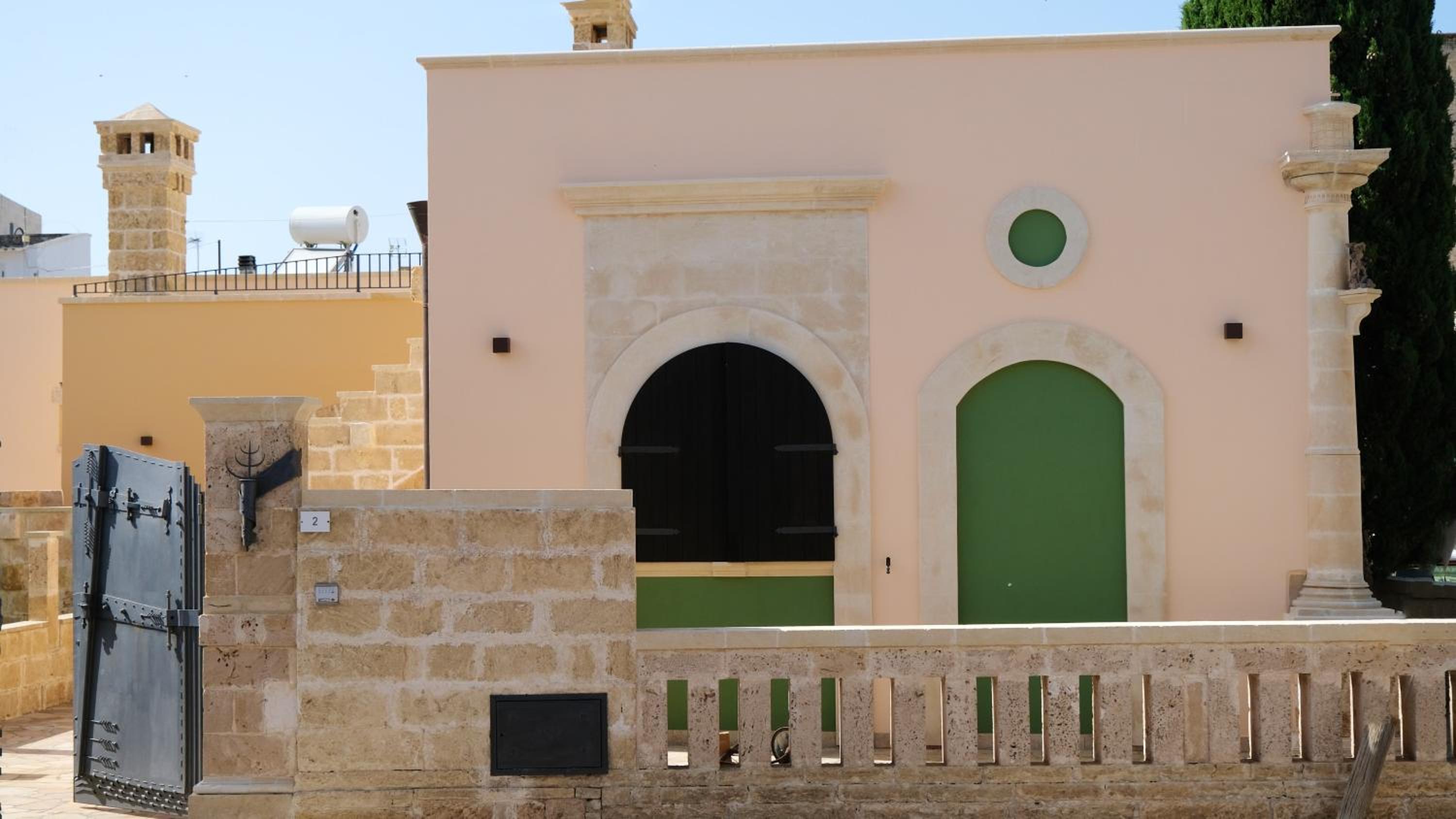 Comfortable House with Fenced Garden - Surano - Fireplace