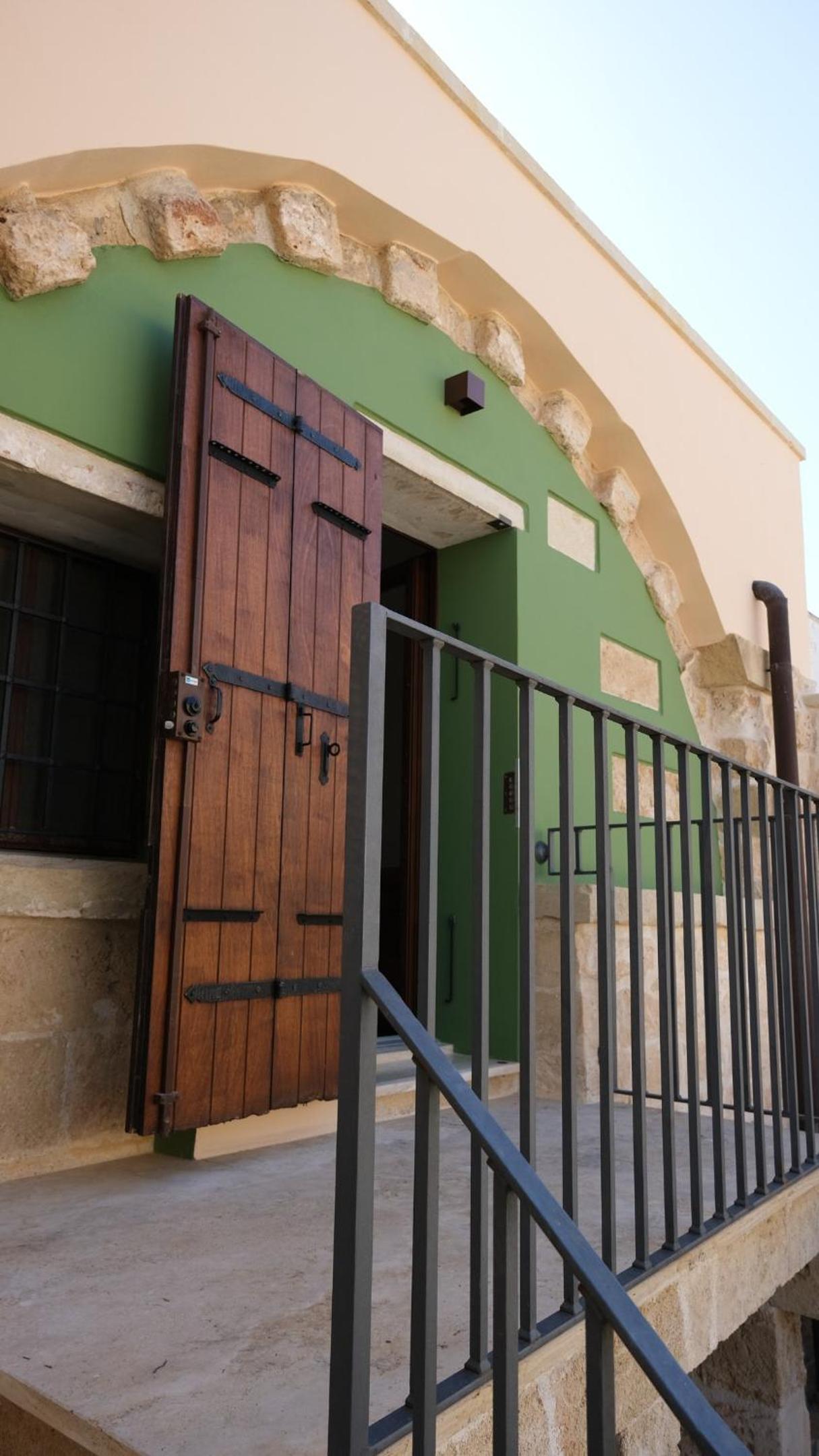 Comfortable House with Fenced Garden - Surano - Fireplace