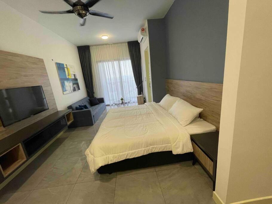 Homestay Shah Rizki at Imperio with swimming pool muslim friendly photo 5