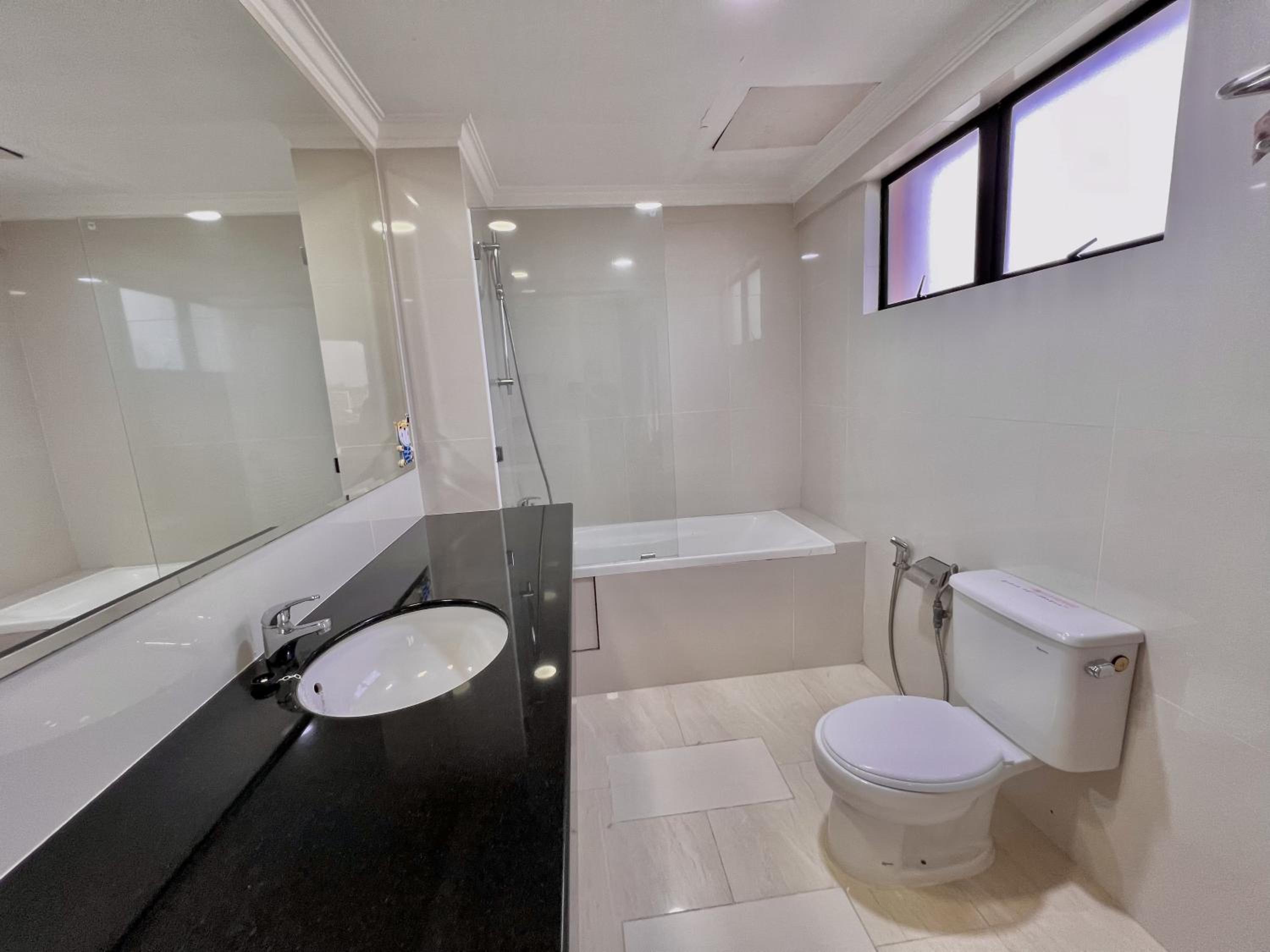 5 BEDROOMS PENTHOUSE VACATION HOME MARINA COURT KOTA KINABALU 15pax photo 3