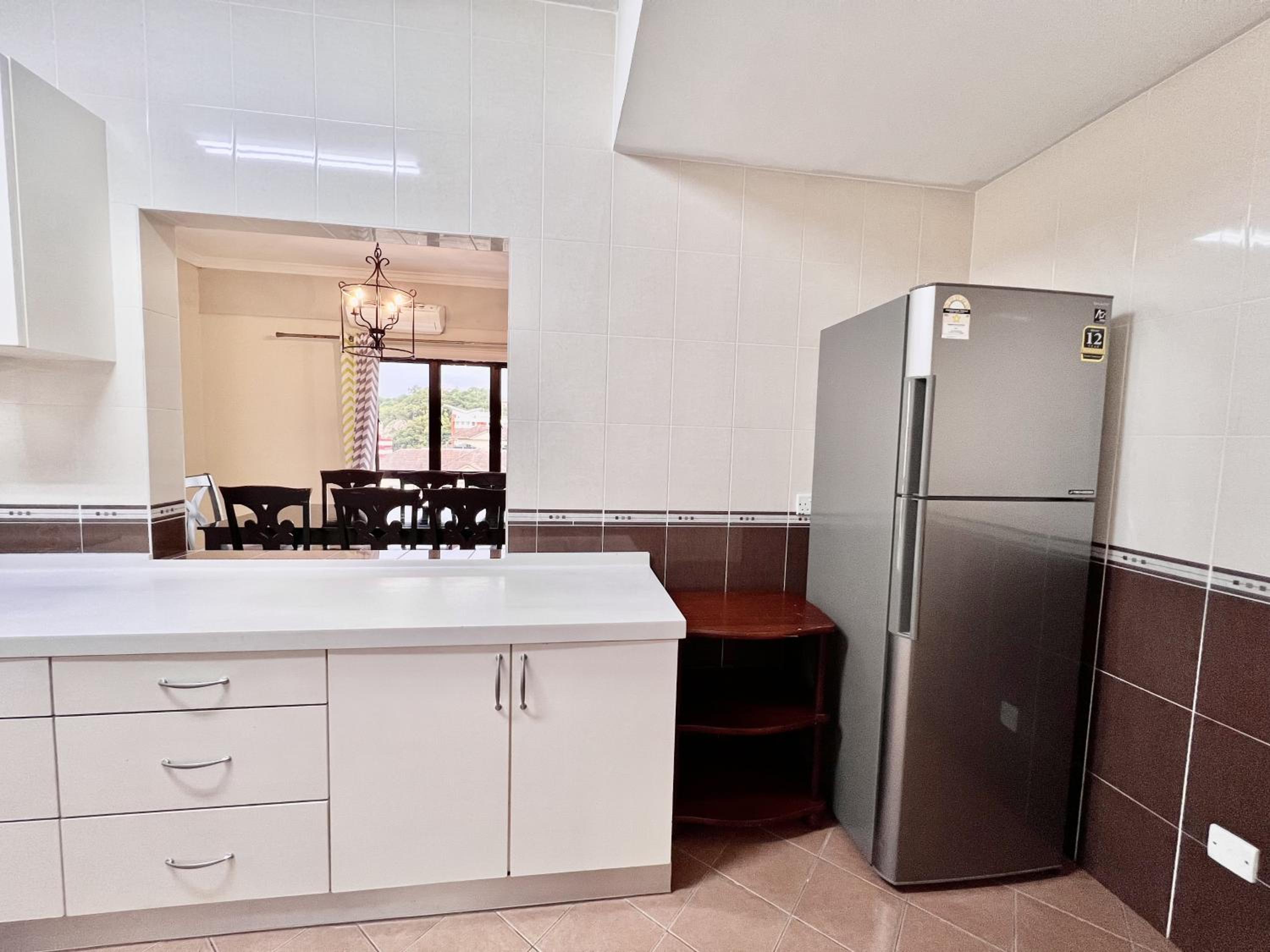 5 BEDROOMS PENTHOUSE VACATION HOME MARINA COURT KOTA KINABALU 15pax photo 5