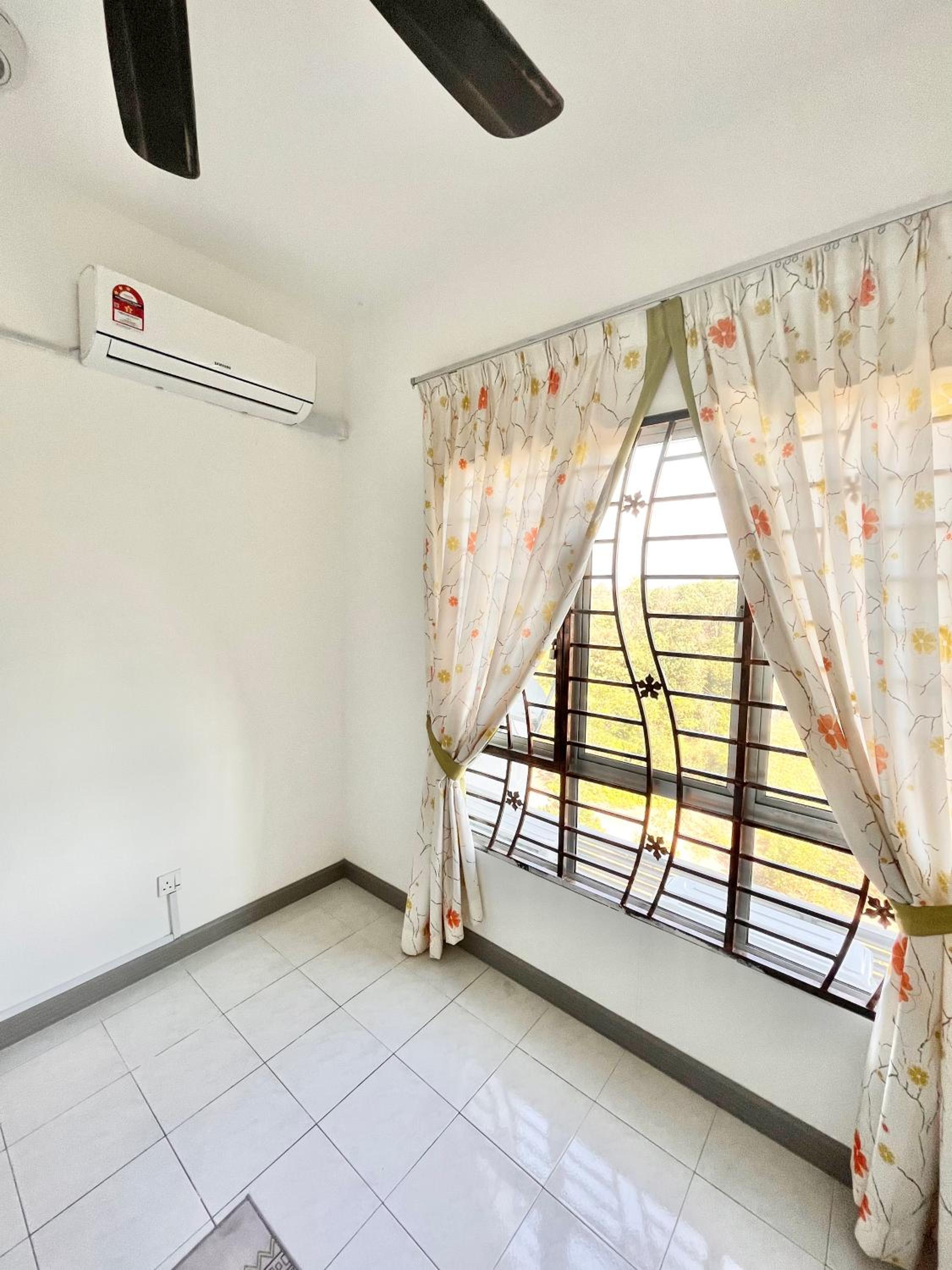 Tropika Homestay Bangi with 3 Bedrooms photo 4