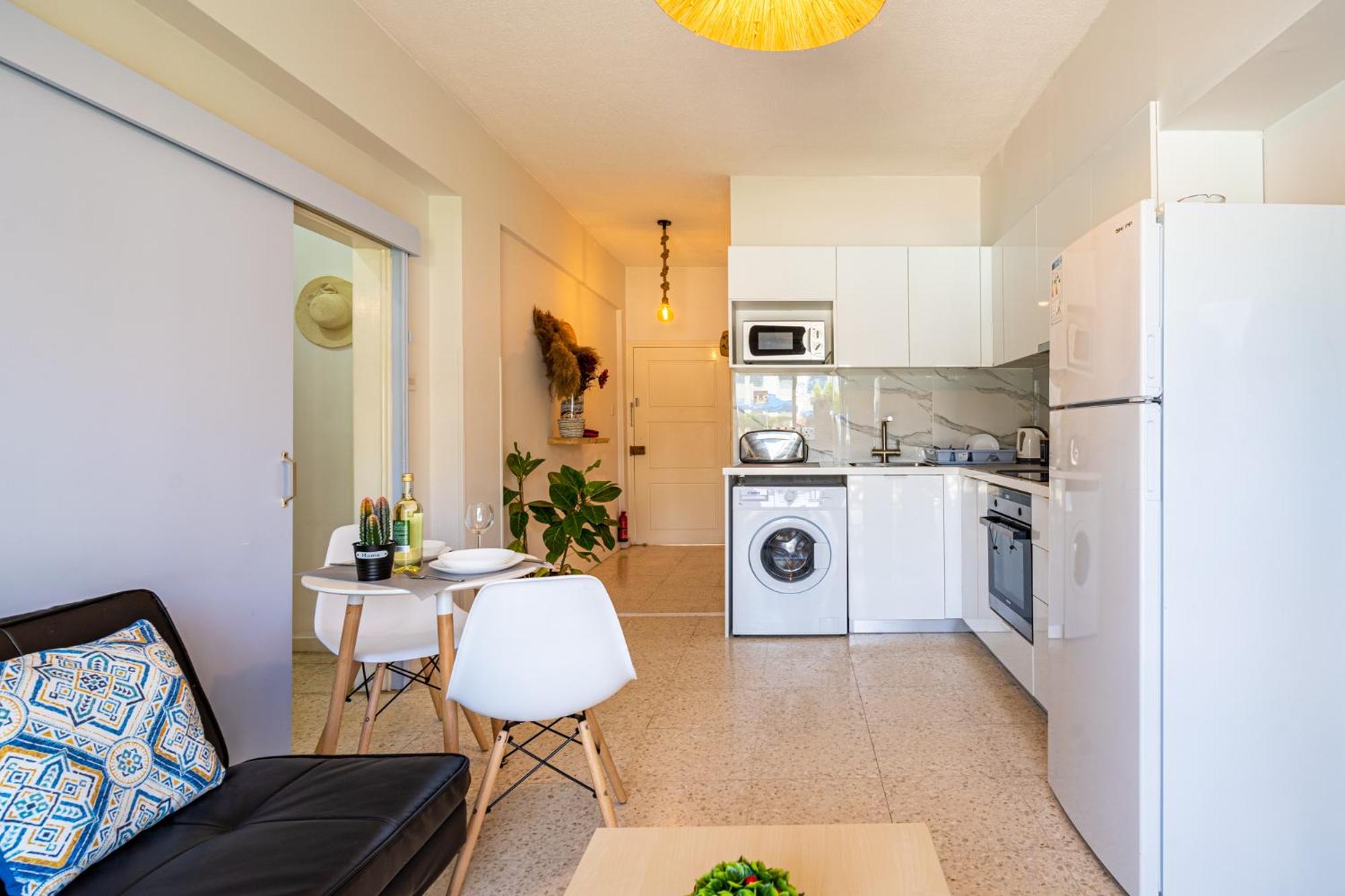 Sea Breeze 1-BR Apt in Pyla