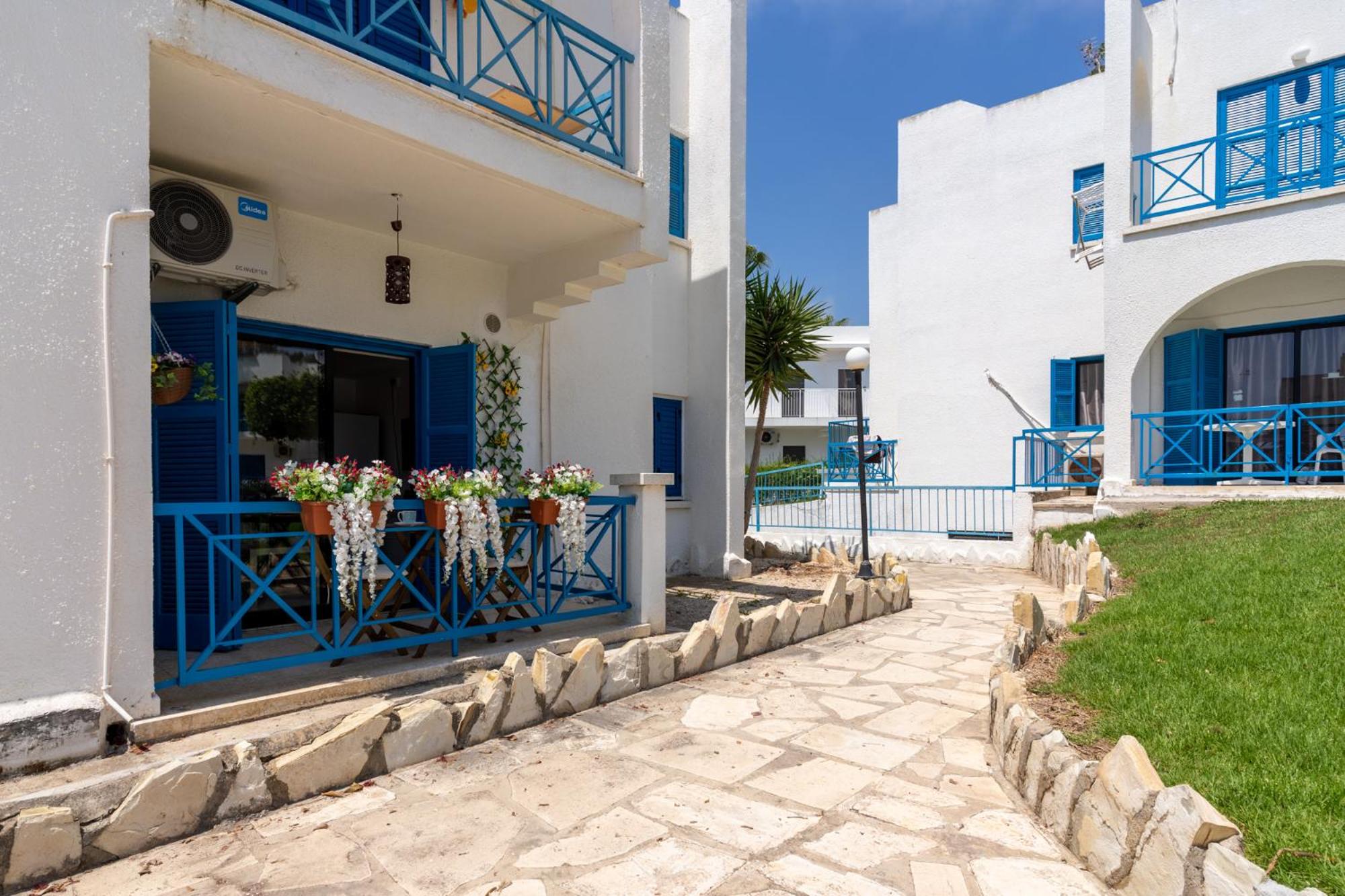 Sea Breeze 1-BR Apt in Pyla