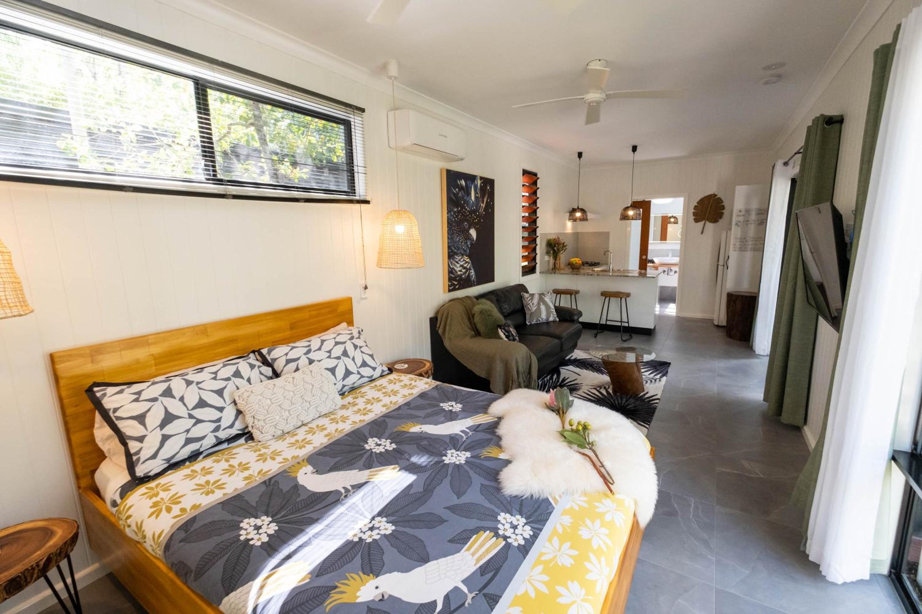 Airlie Beach Eco Cabins - Adults Only