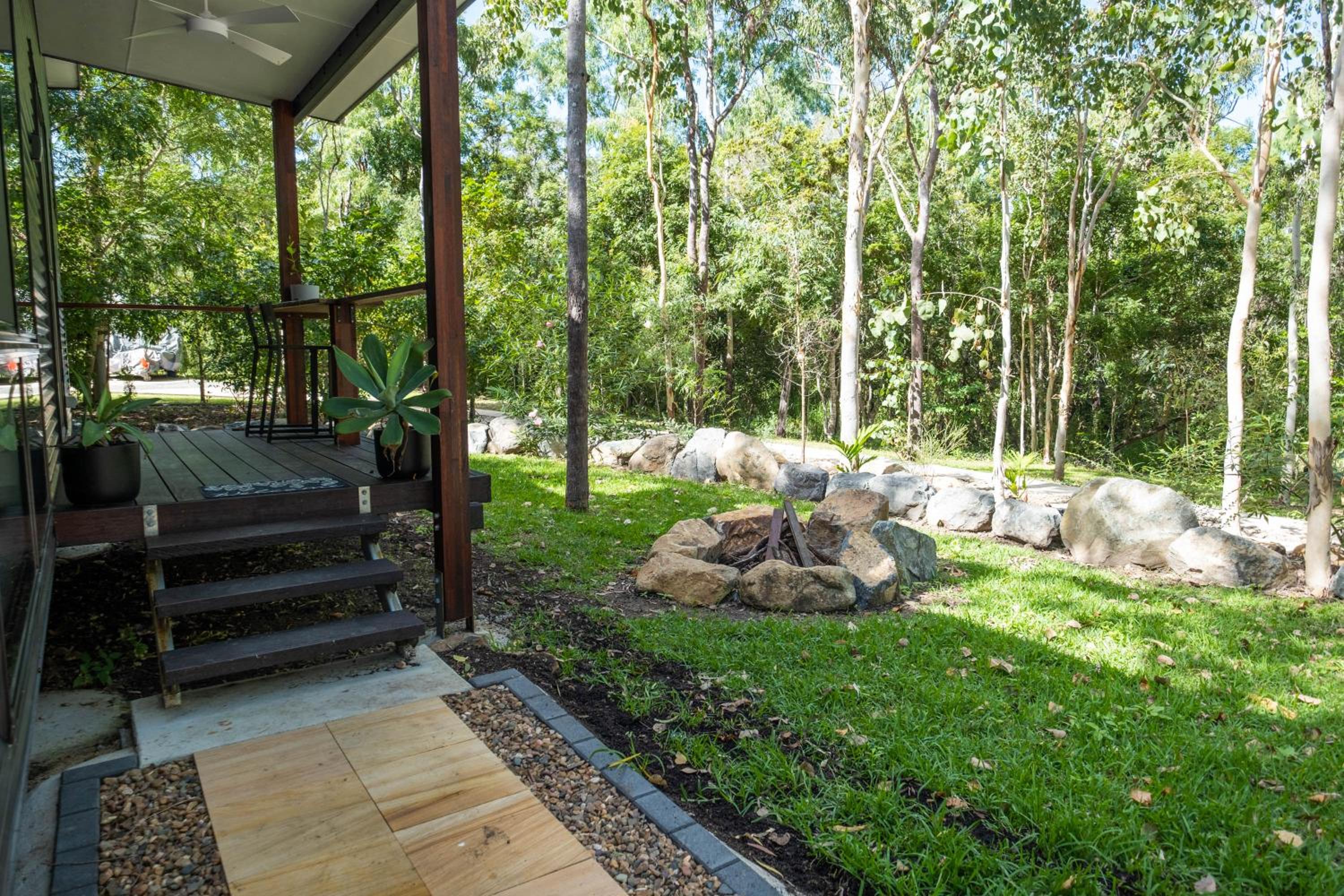 Airlie Beach Eco Cabins - Adults Only