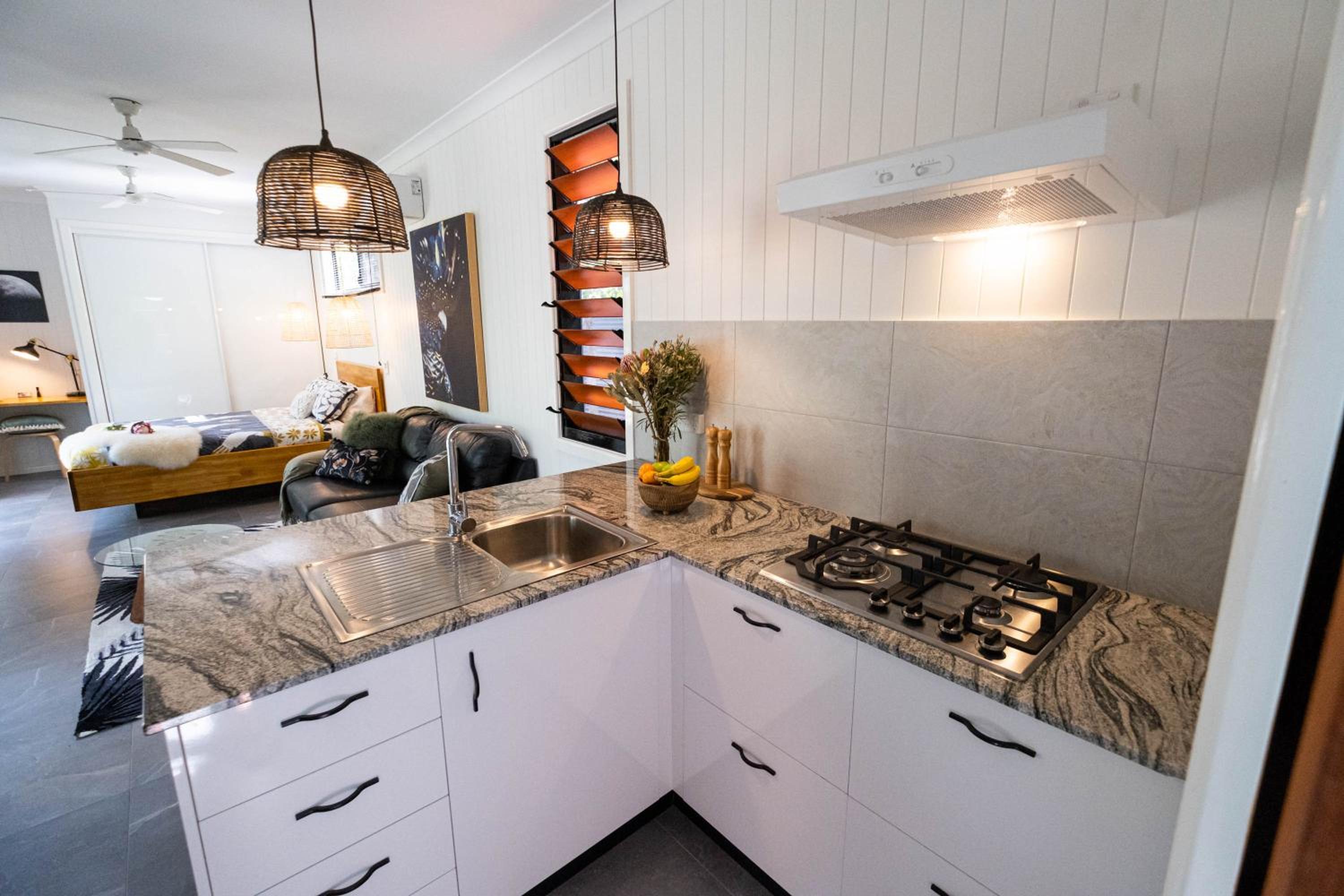 Airlie Beach Eco Cabins - Adults Only