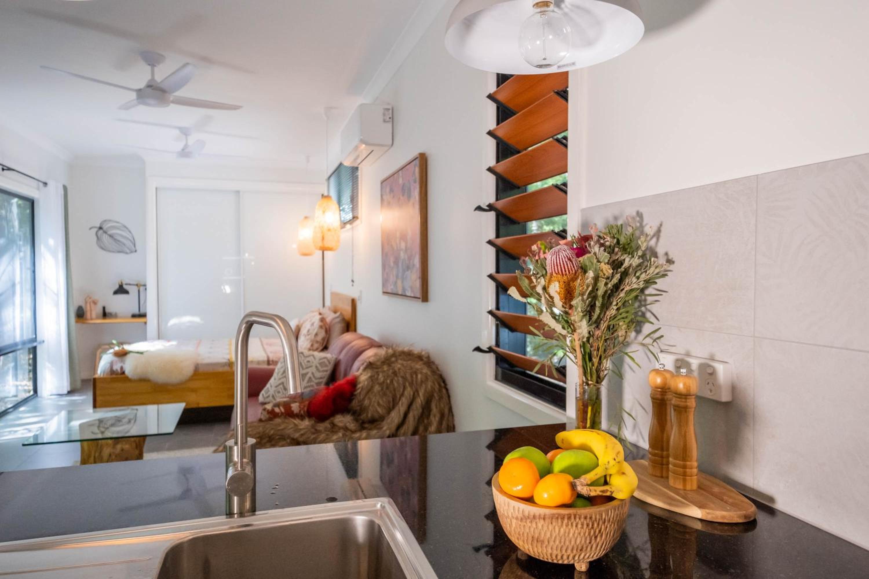 Airlie Beach Eco Cabins - Adults Only