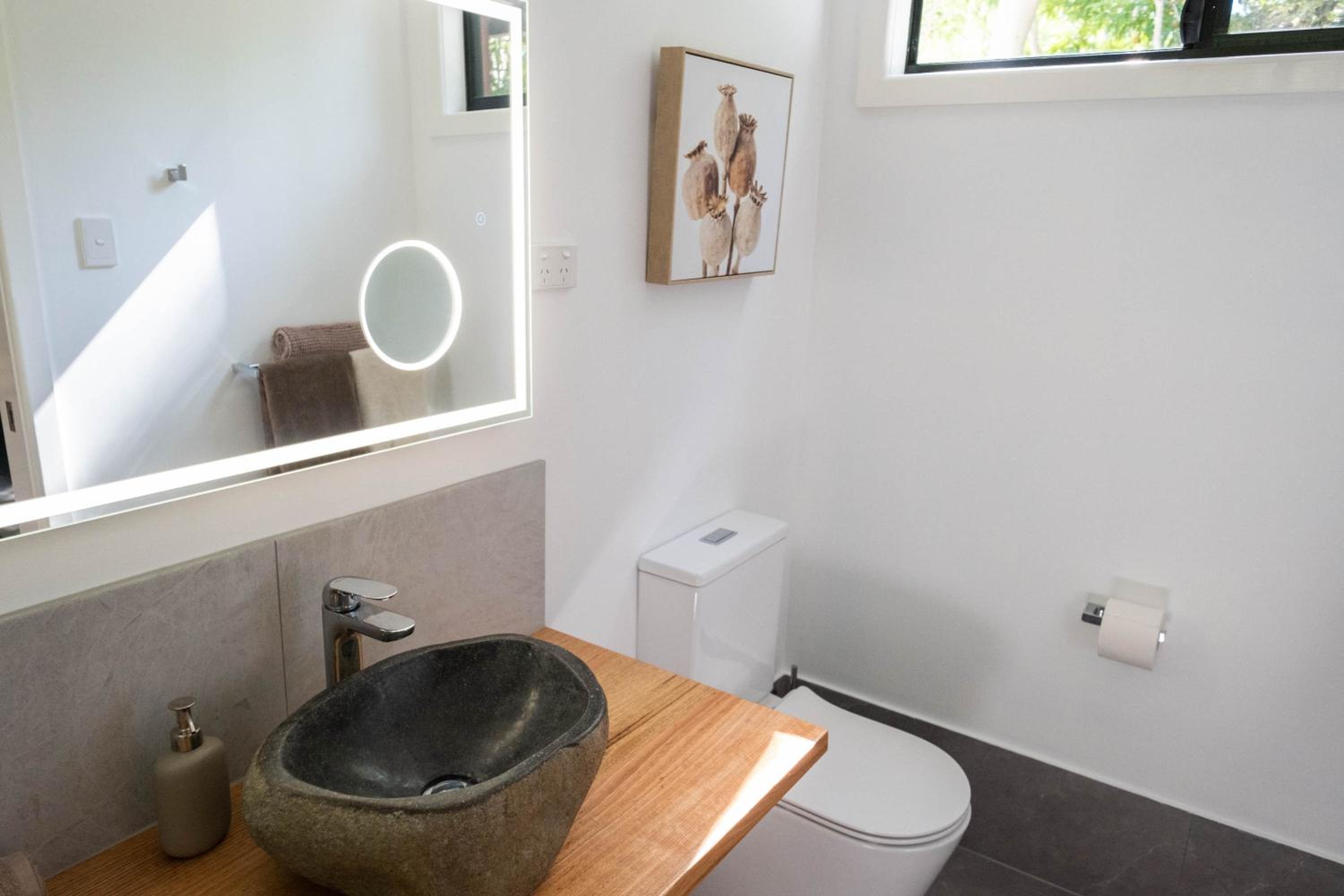 Airlie Beach Eco Cabins - Adults Only