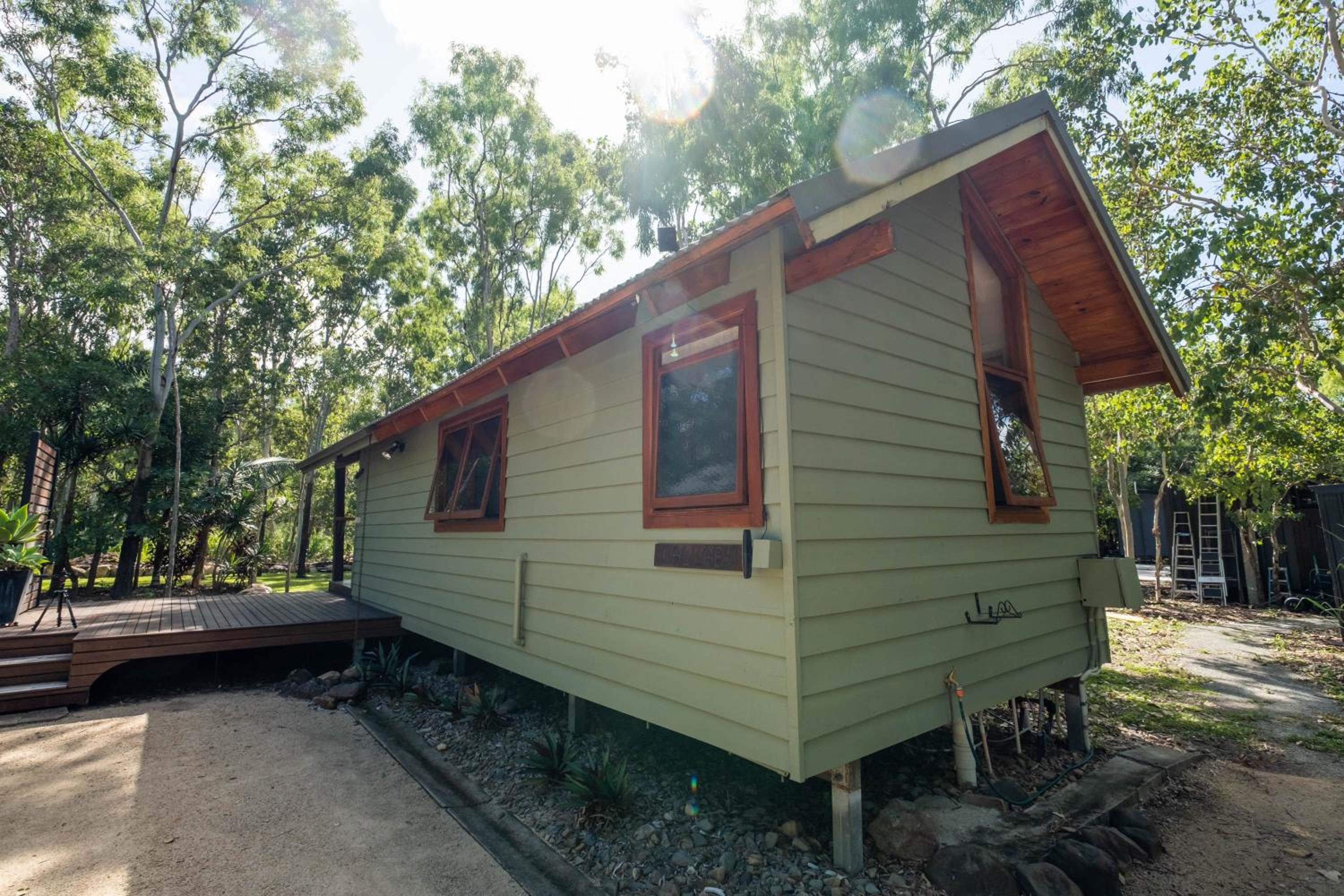 Airlie Beach Eco Cabins - Adults Only