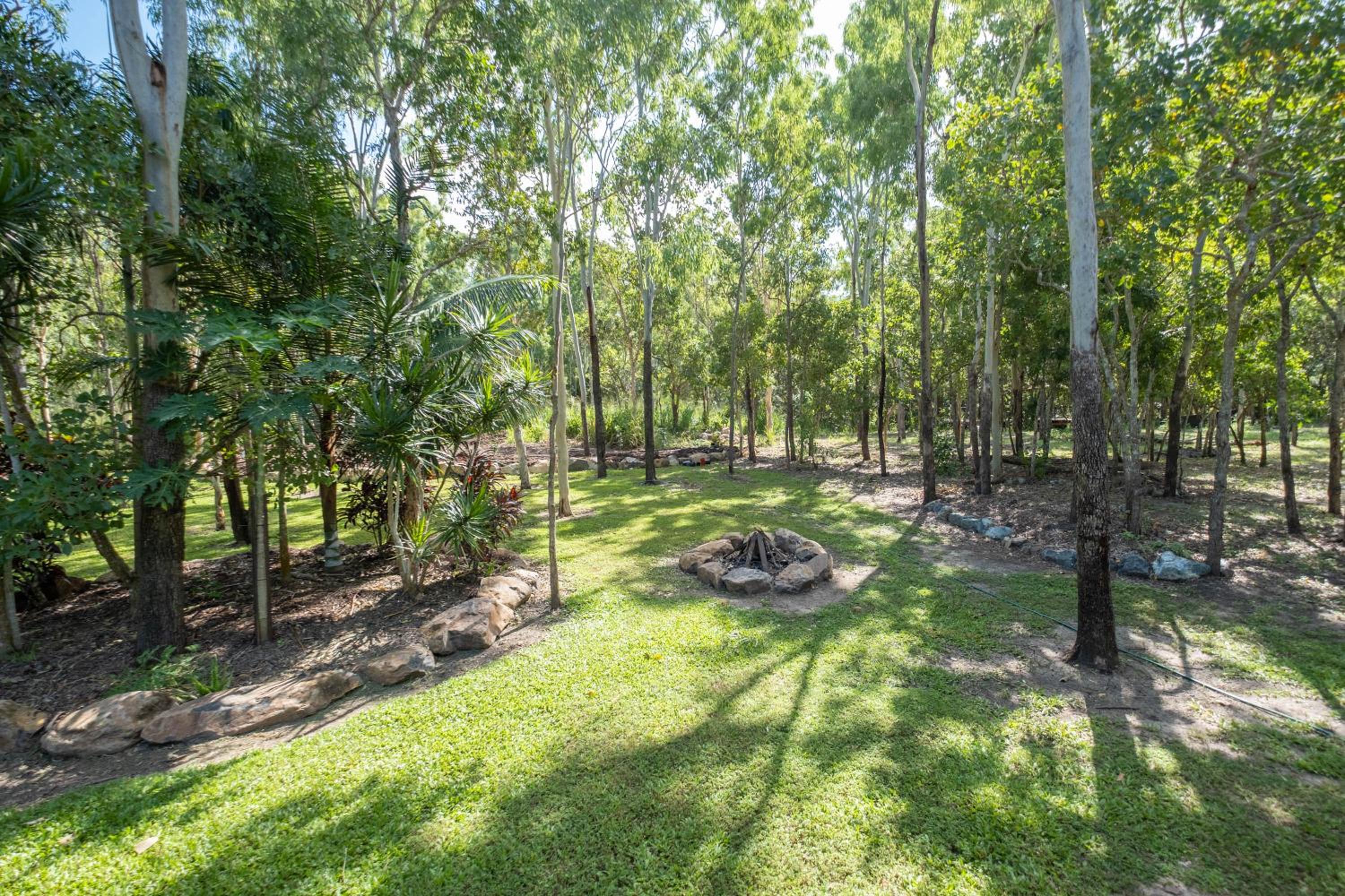 Airlie Beach Eco Cabins - Adults Only