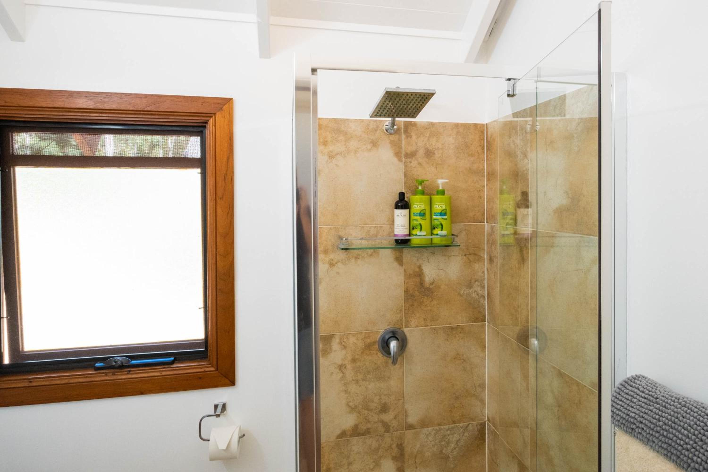 Airlie Beach Eco Cabins - Adults Only