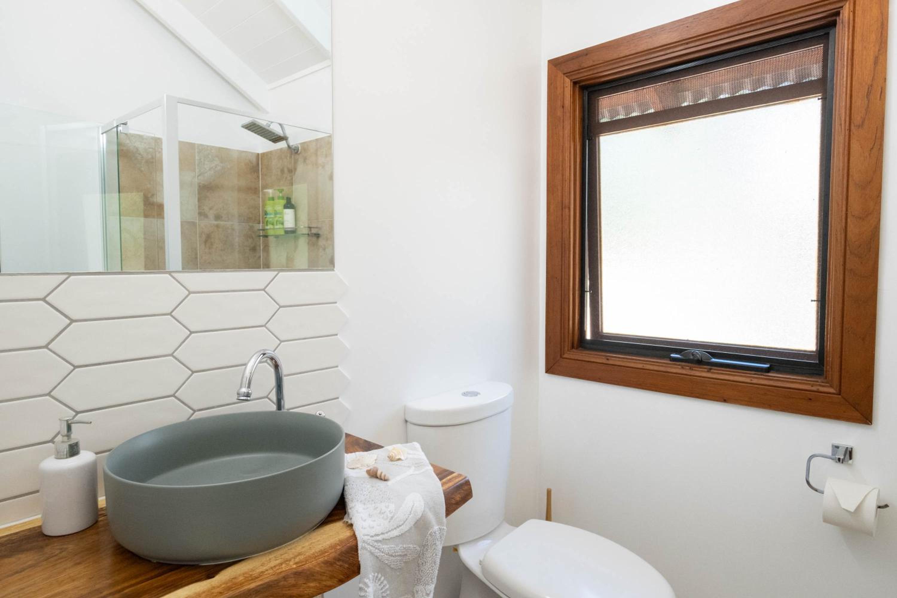 Airlie Beach Eco Cabins - Adults Only