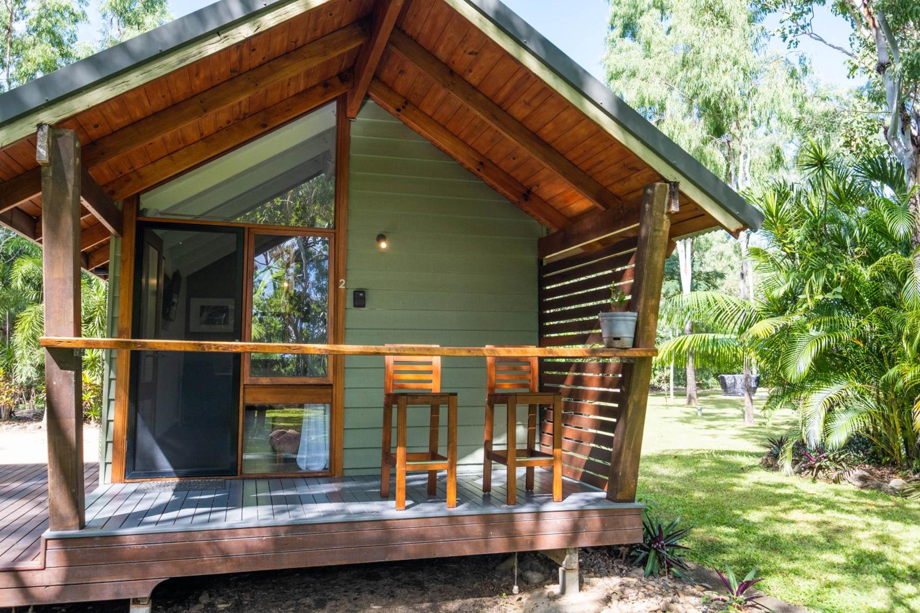 Airlie Beach Eco Cabins - Adults Only