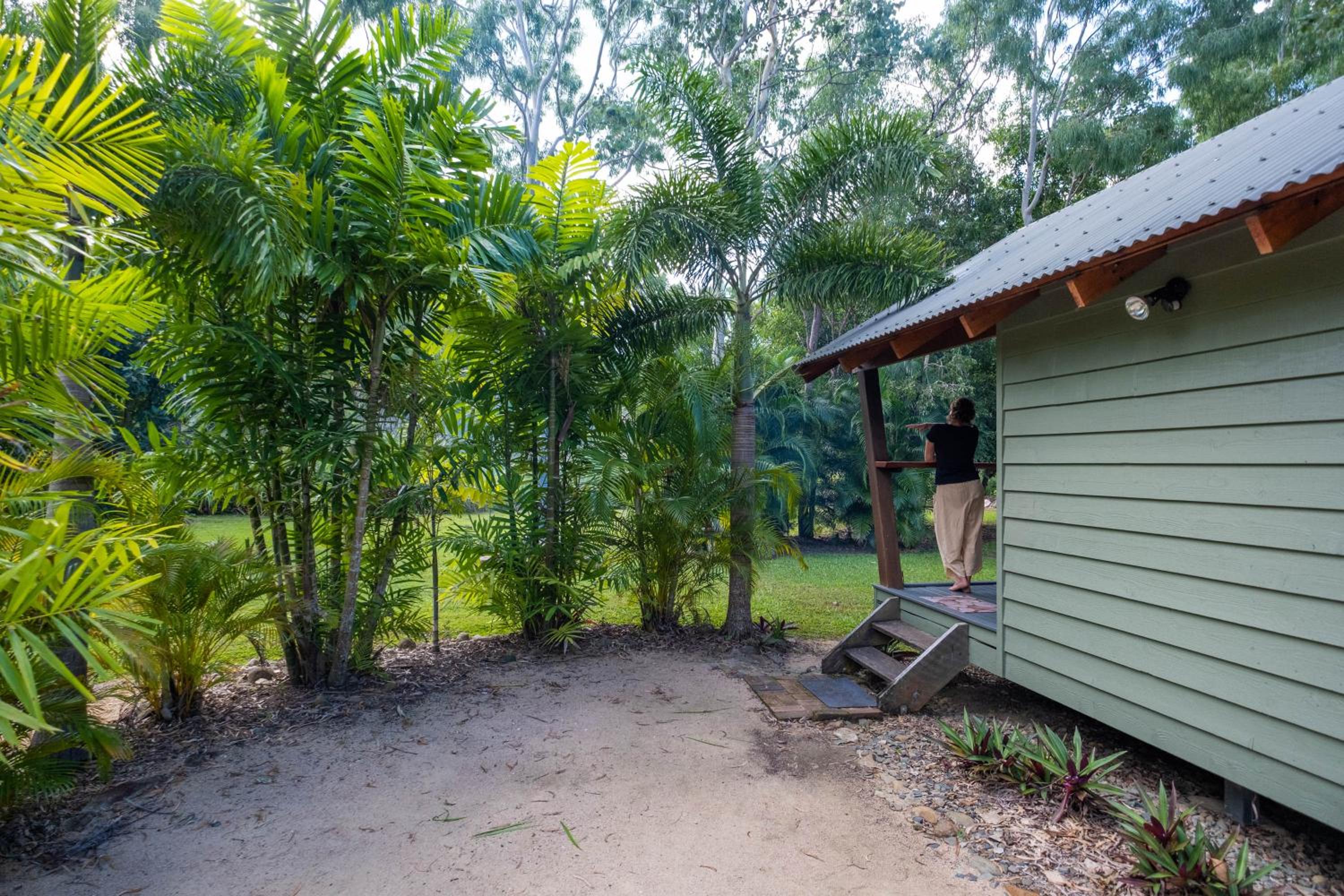 Airlie Beach Eco Cabins - Adults Only