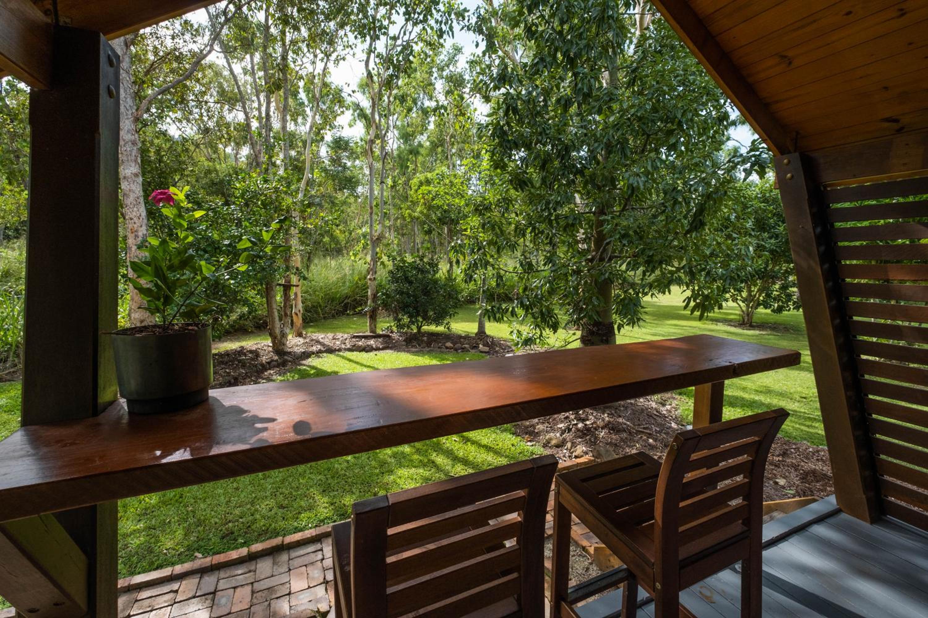 Airlie Beach Eco Cabins - Adults Only