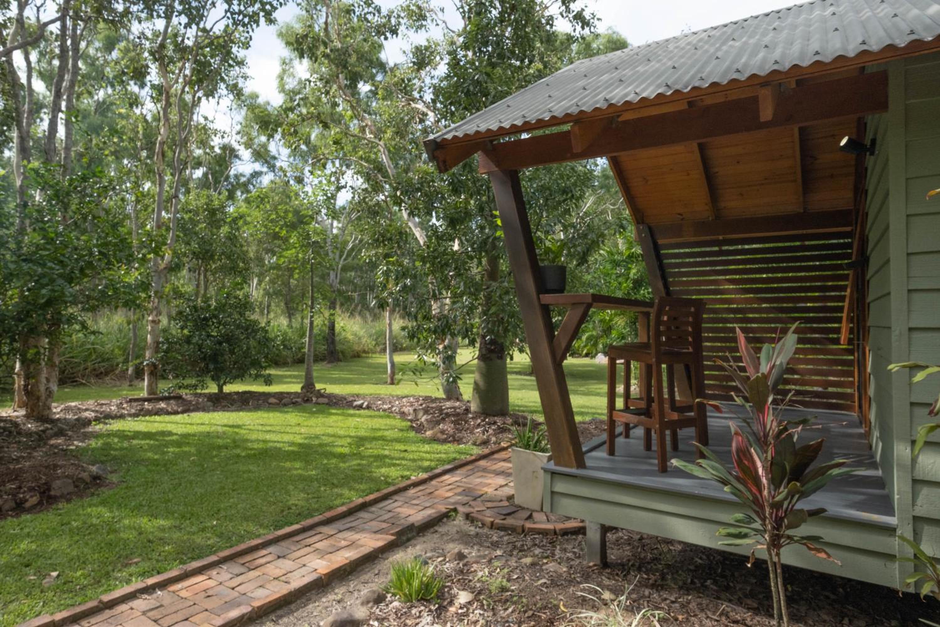 Airlie Beach Eco Cabins - Adults Only