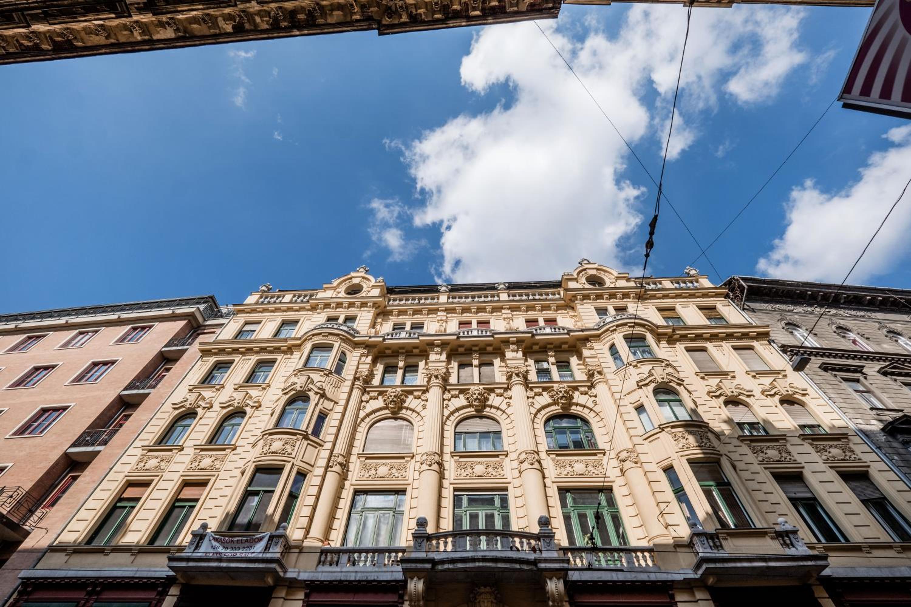 Perfectday1 Budapest view 3