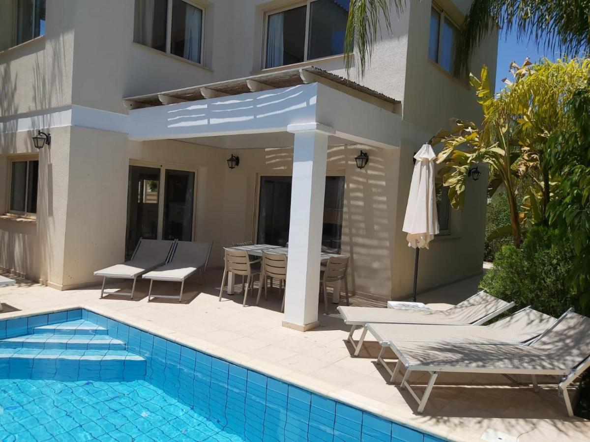Anthorina Villa 16